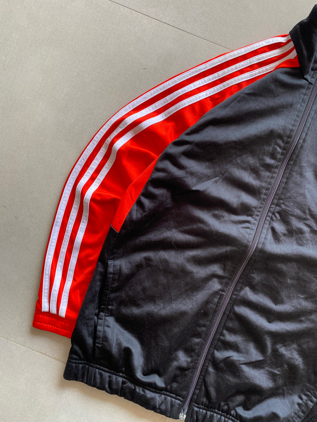 ADIDAS STRIPED JACKET - S