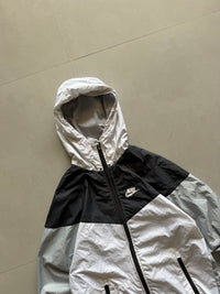 VINTAGE NIKE HOODED JACKET -