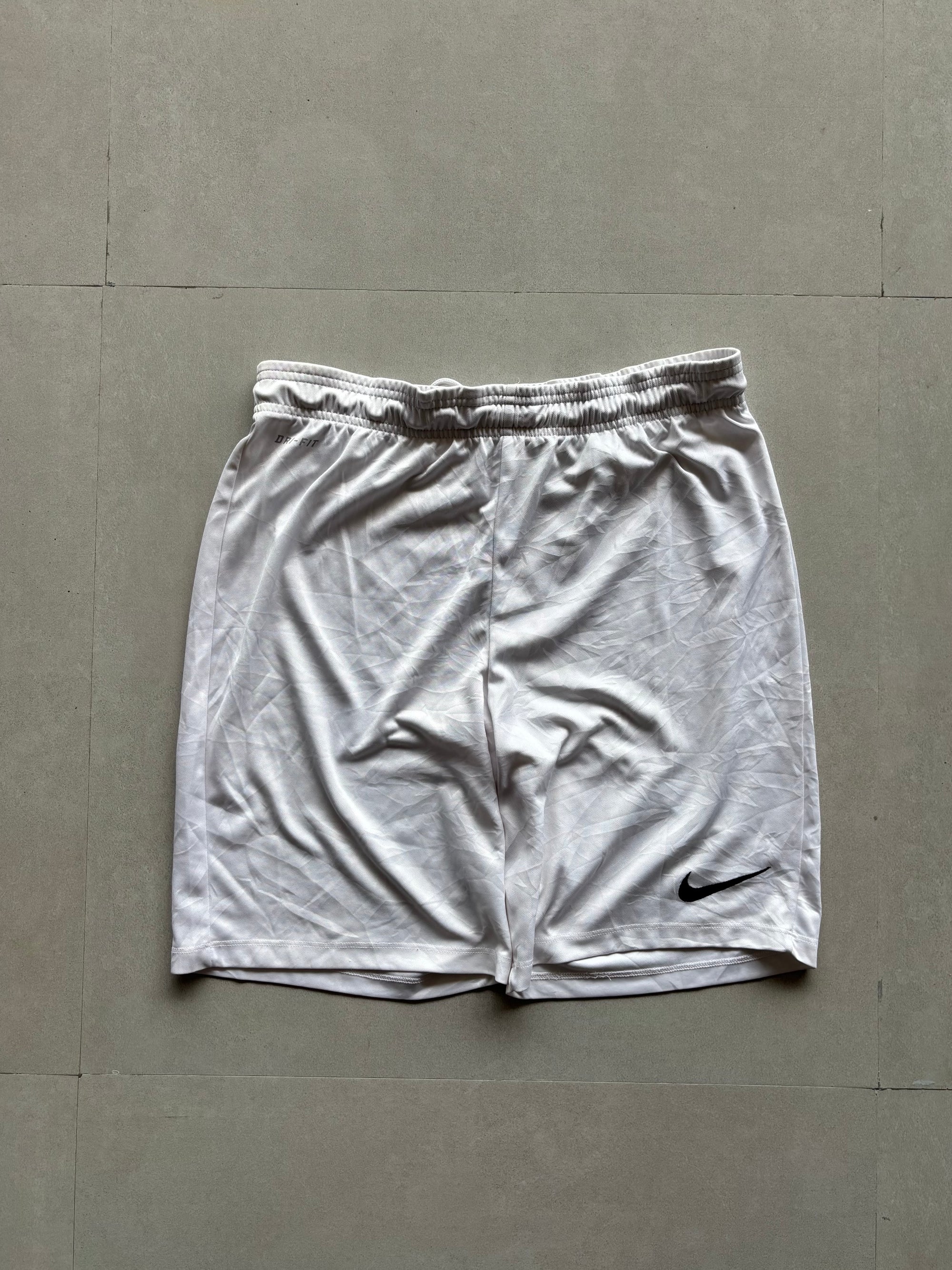 NIKE DRI-FIT SHORTS - M