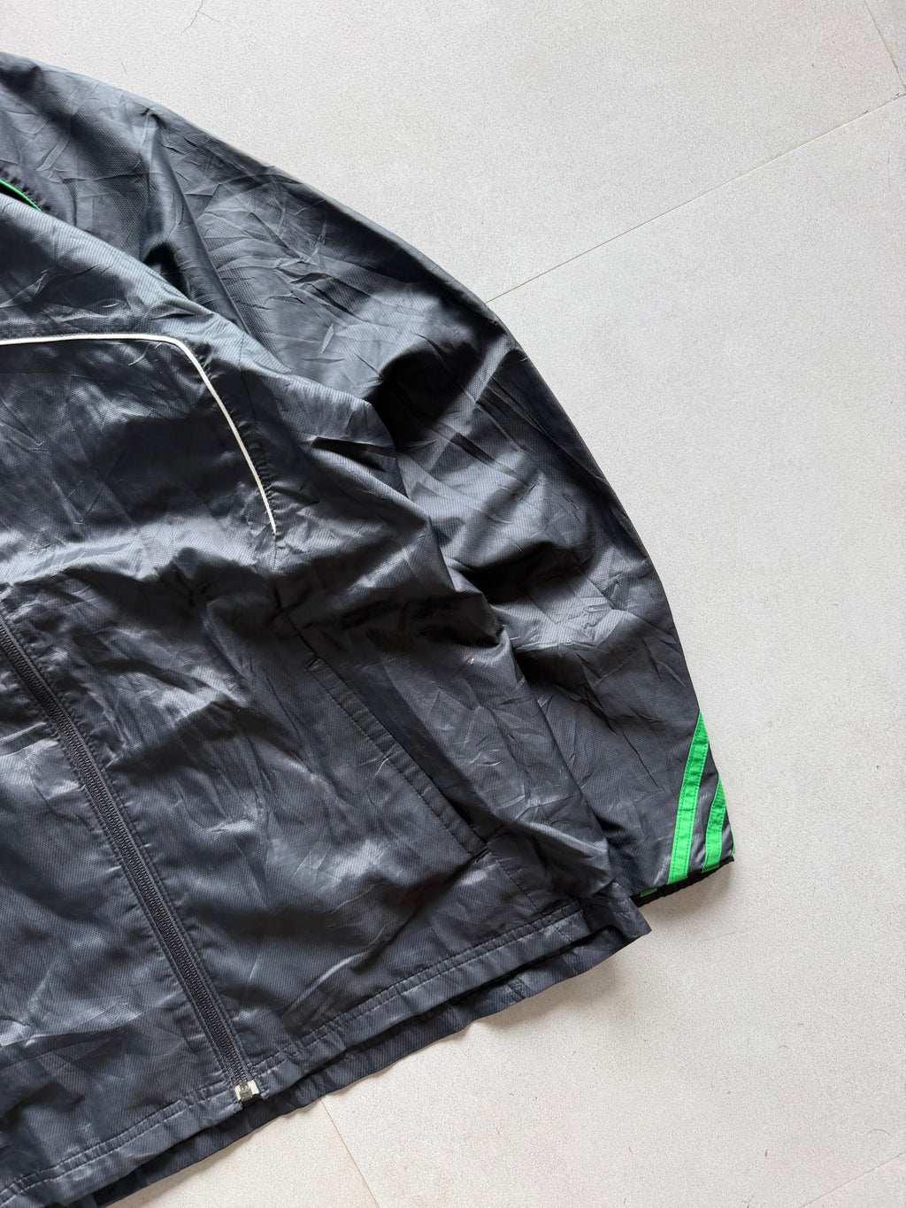 ADIDAS STRIPED JACKET - M