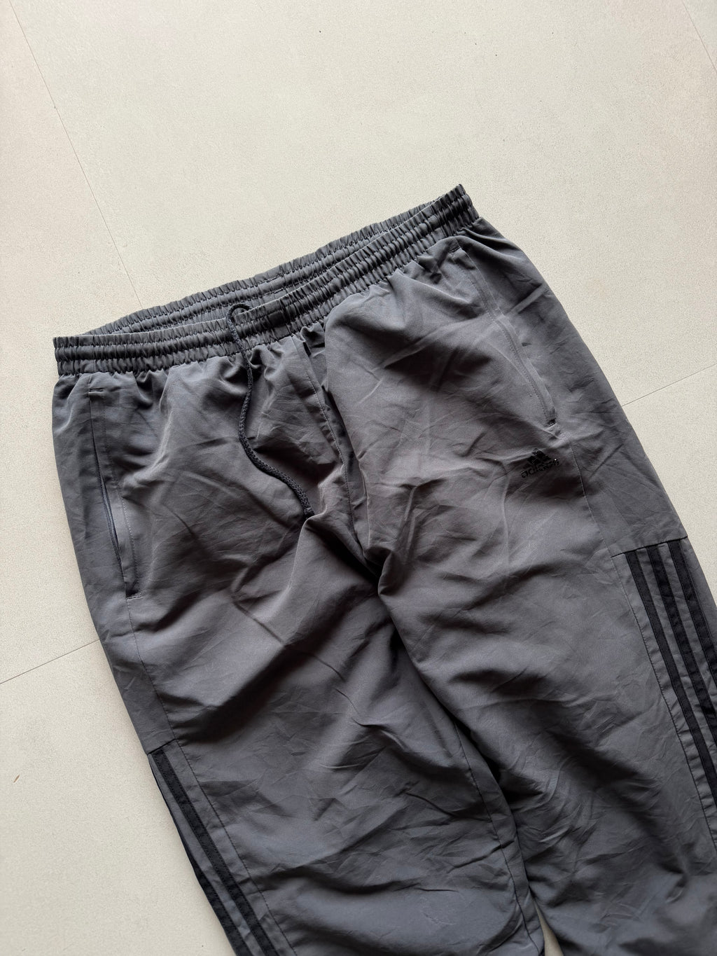 ADIDAS STRIPED TRACK PANT74 - M
