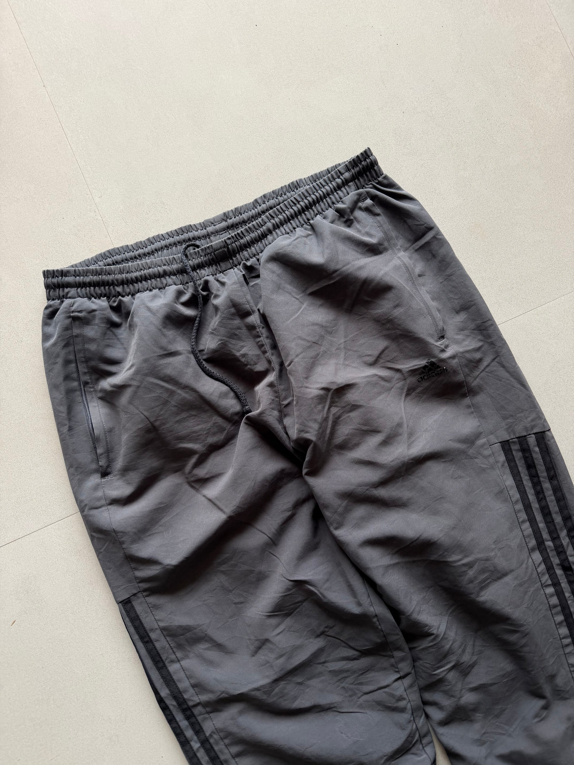 ADIDAS STRIPED TRACK PANT74 - M
