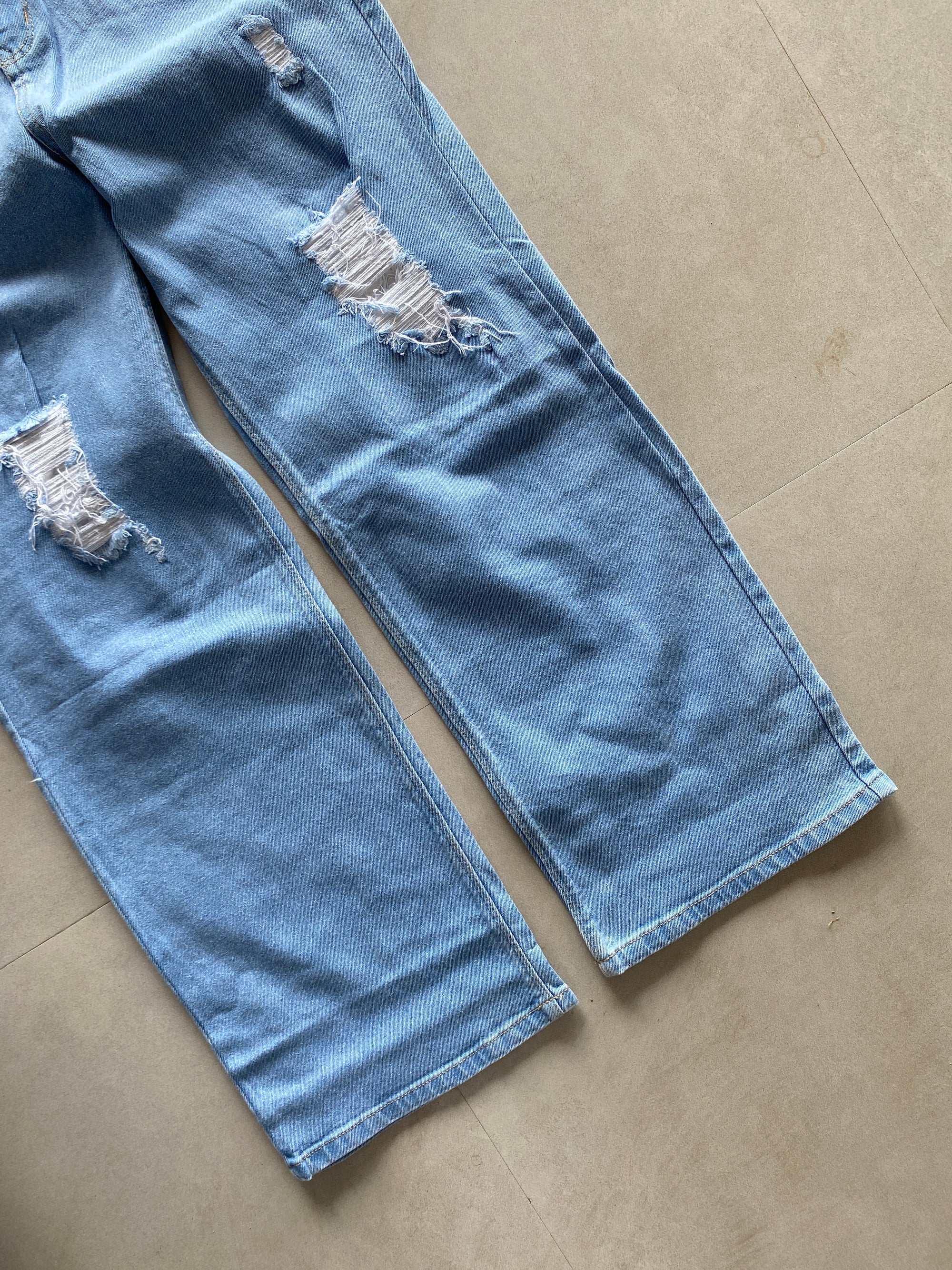 DISTRESSED BAGGY DENIM - XL