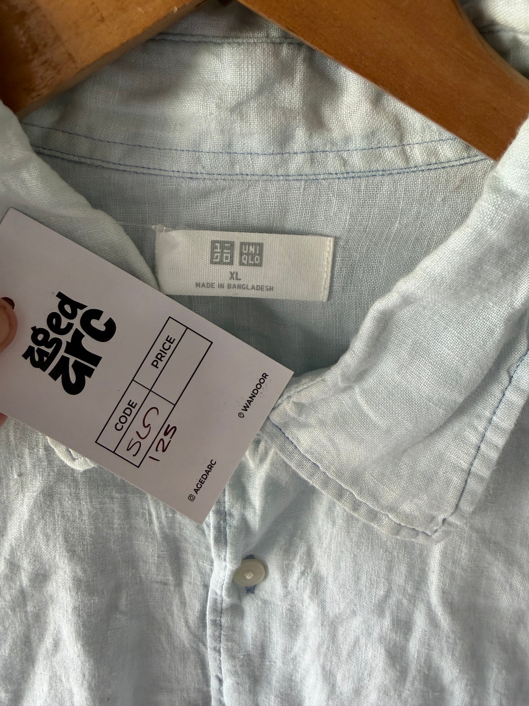 UNIQLO LINEN SHIRT ST125 - L