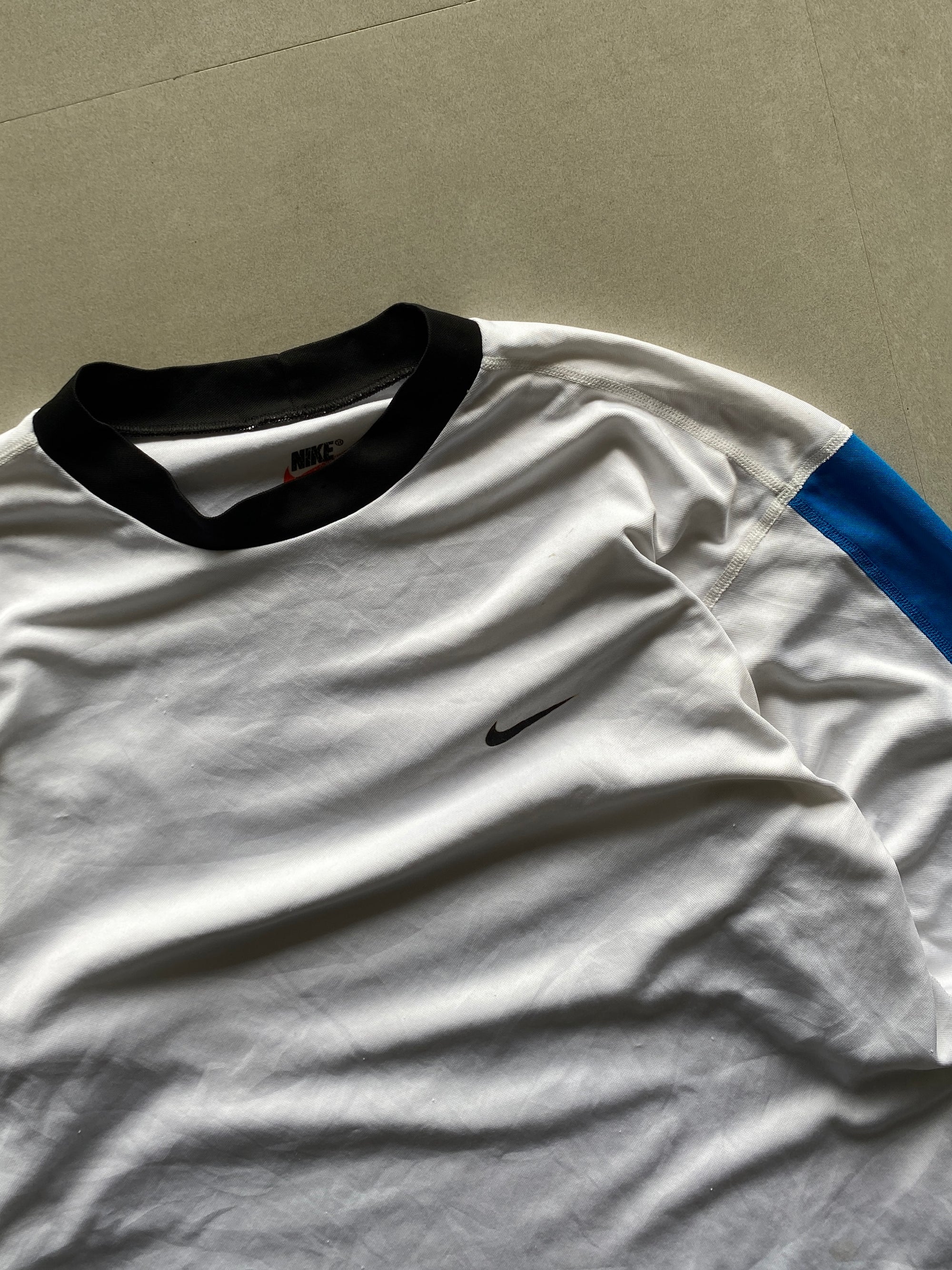 90s NIKE FULL SLEEVE DRI-FIT TEE - M