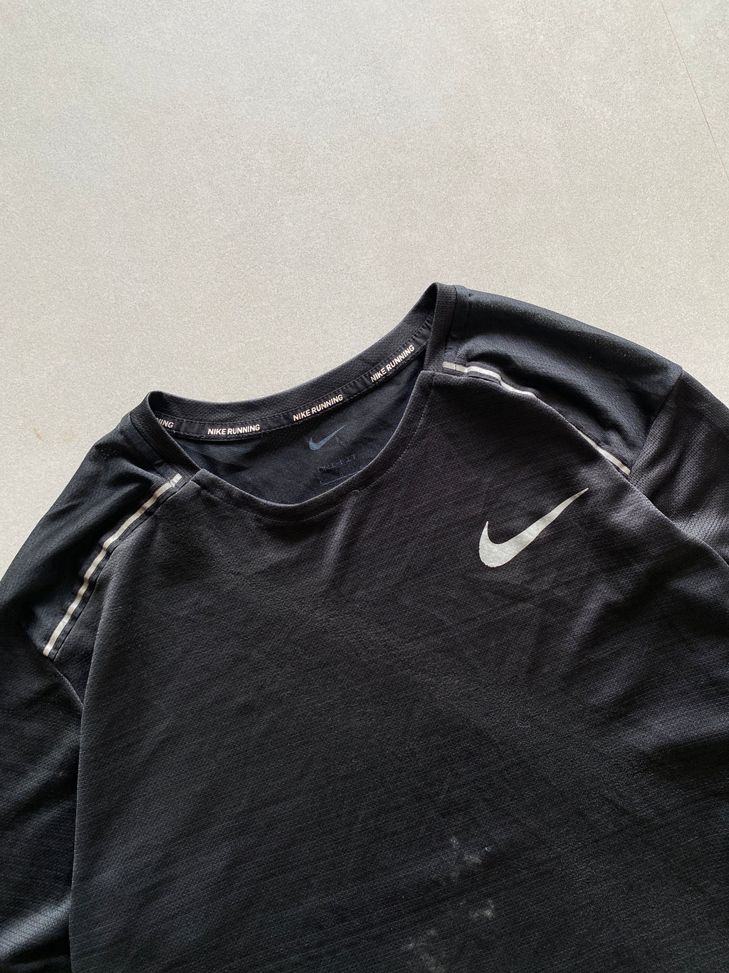 NIKE DRI-FIT RUNNING TEE - M