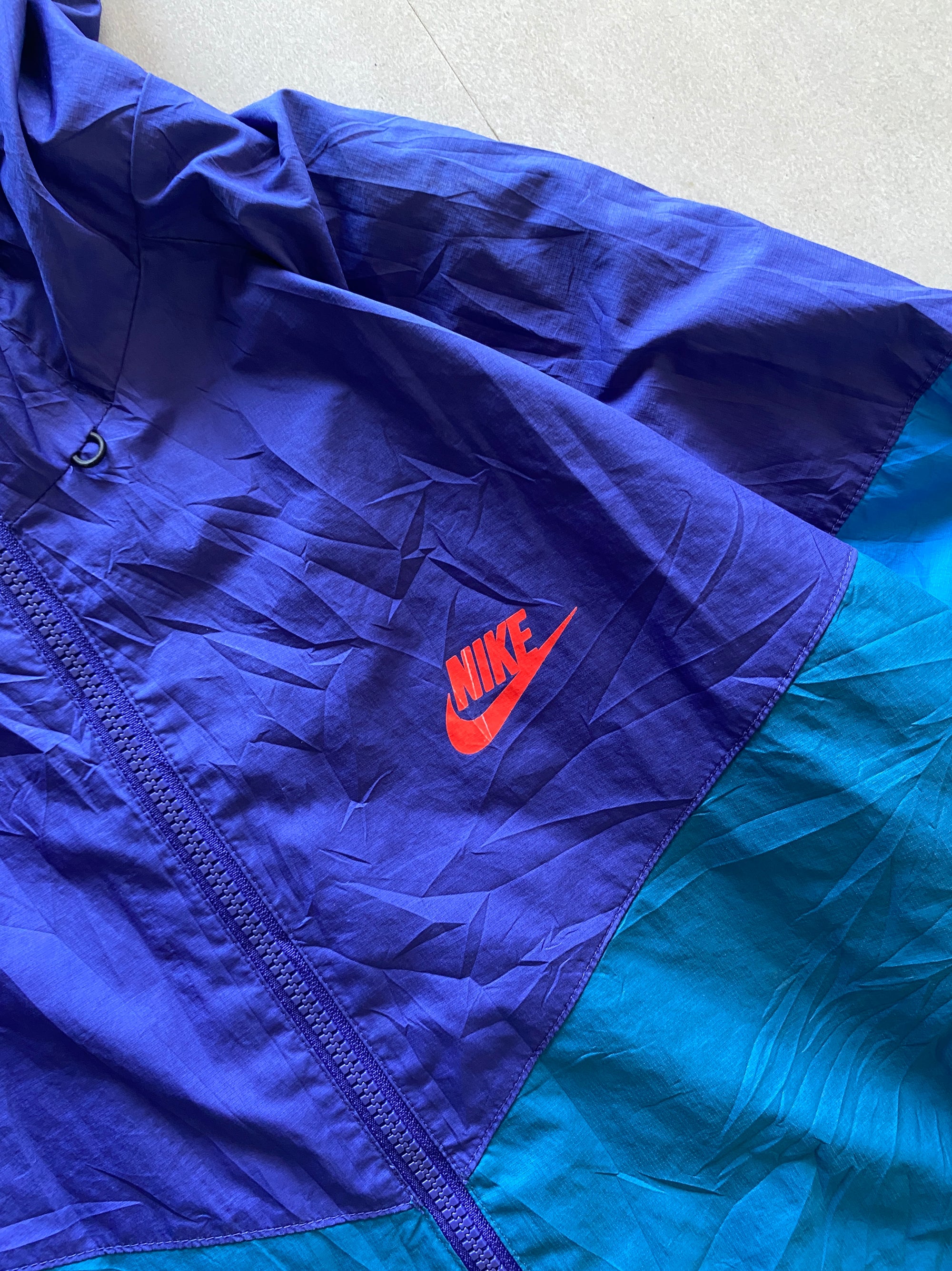 NIKE HOODED JACKET - XL