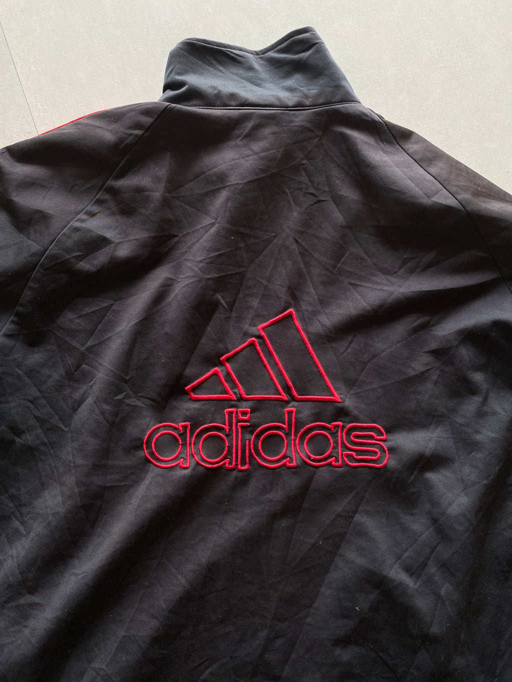 ADIDAS STRIPED JACKET - XL