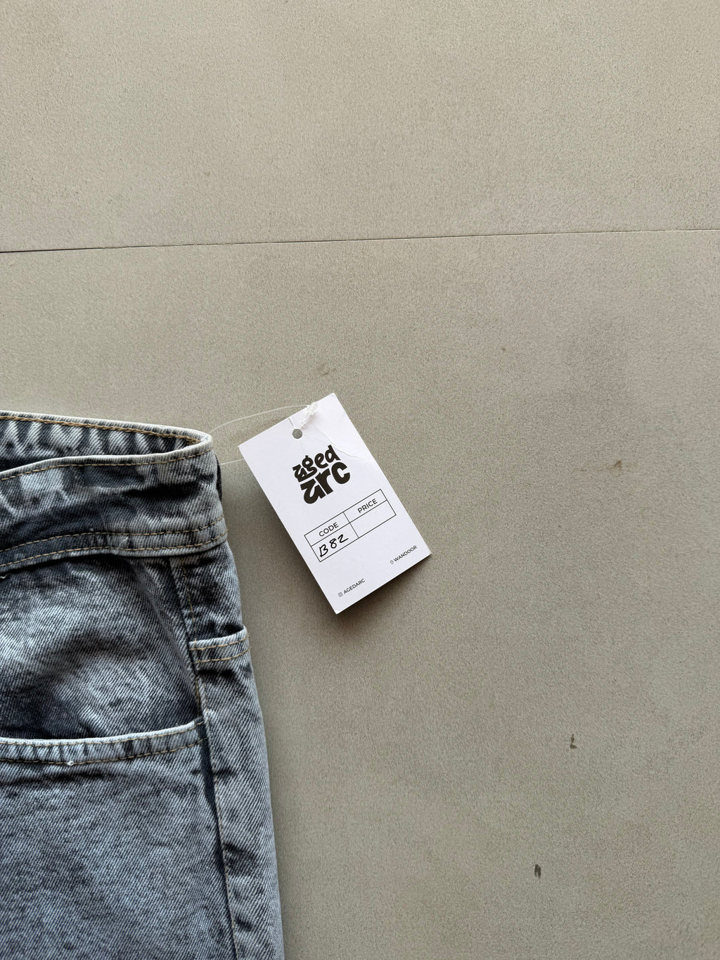 B82 STRIGHT FIT DENIM - L