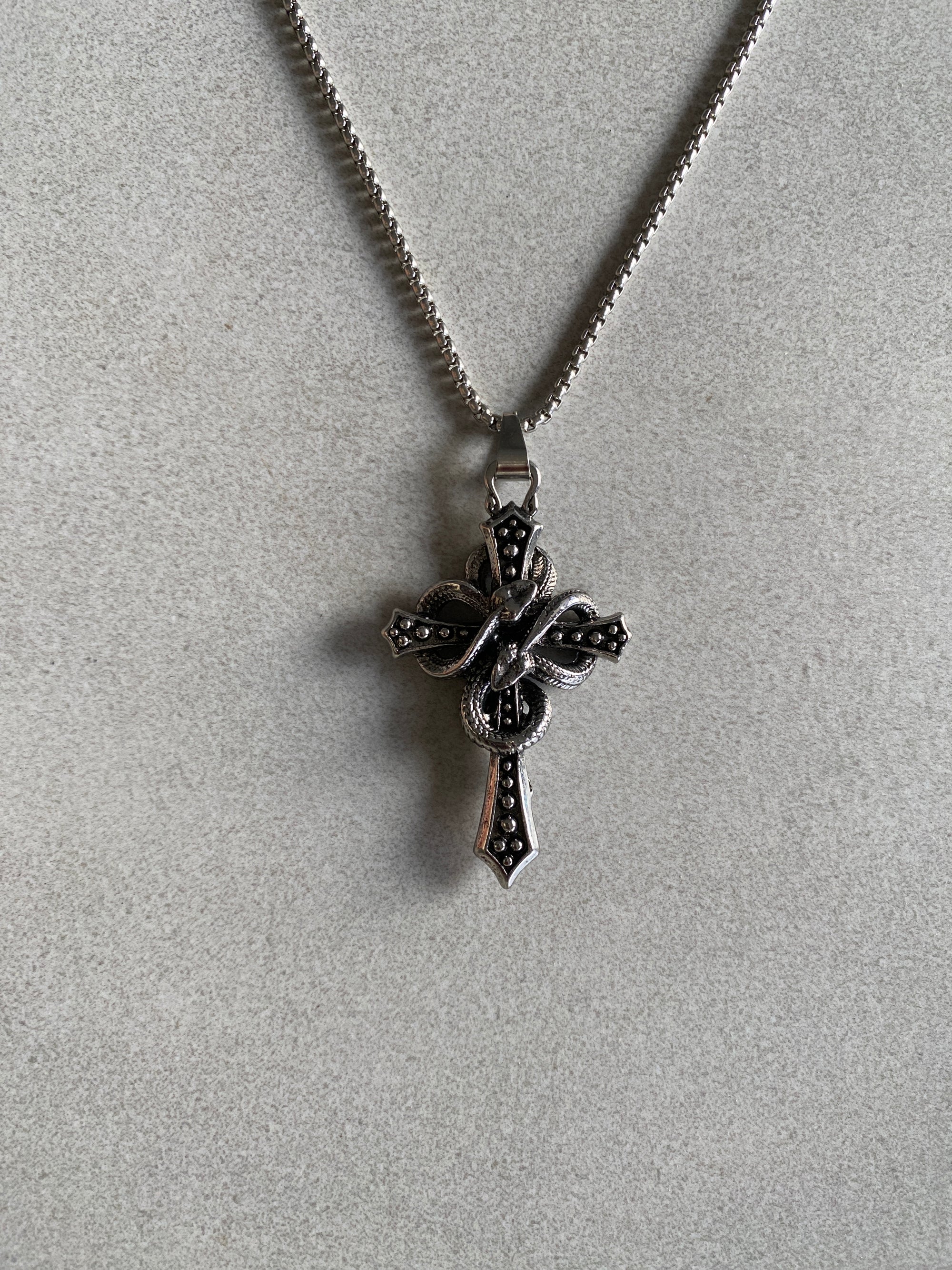 COBRA CEOSS PENDANT CHAIN