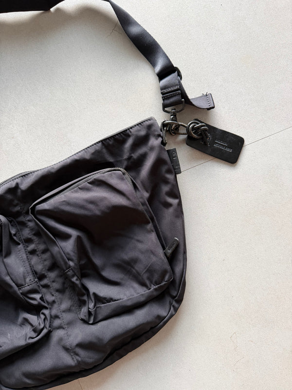 MESSENGER BAG