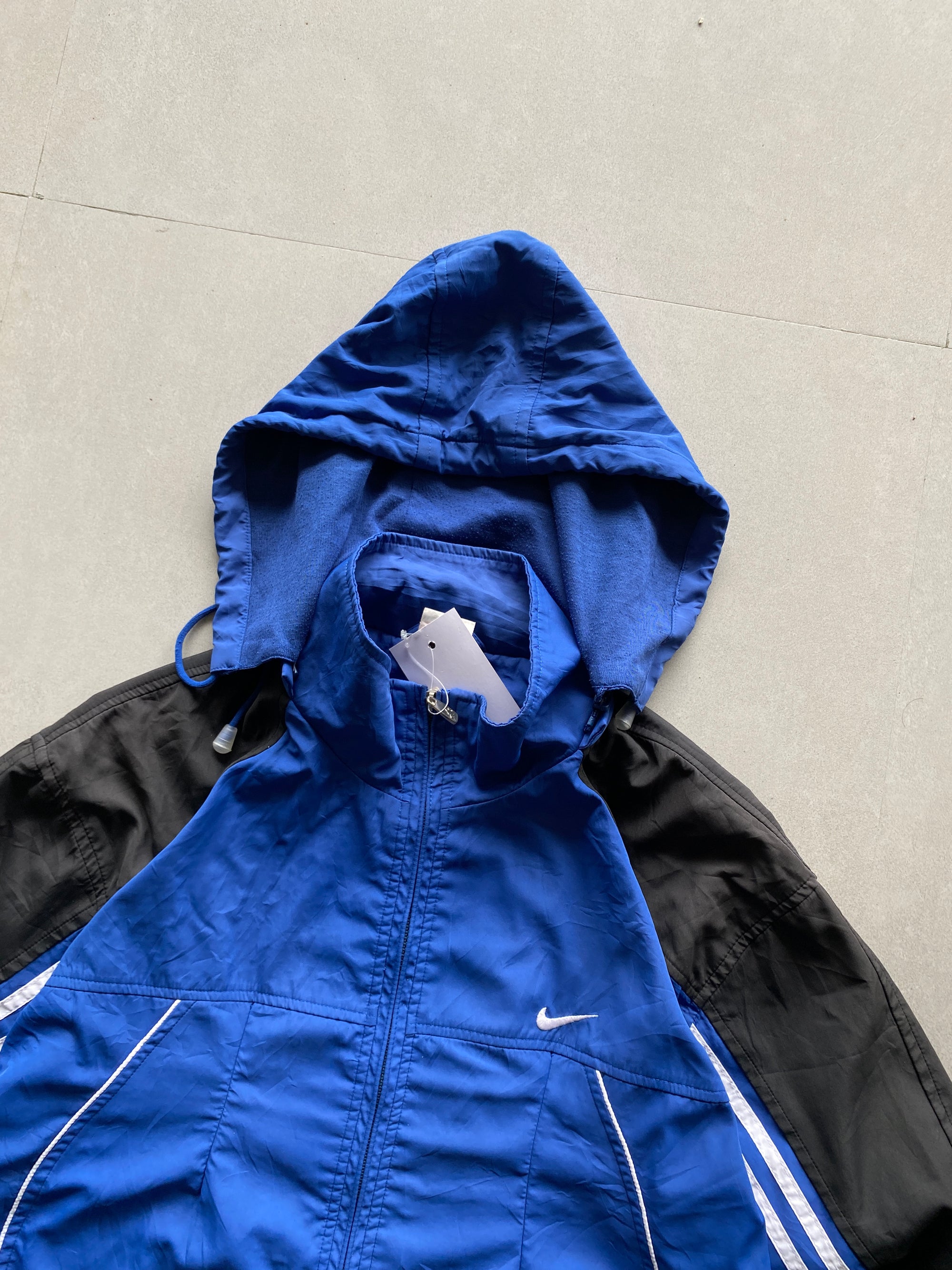 VINTAGE NIKE JACKET - M