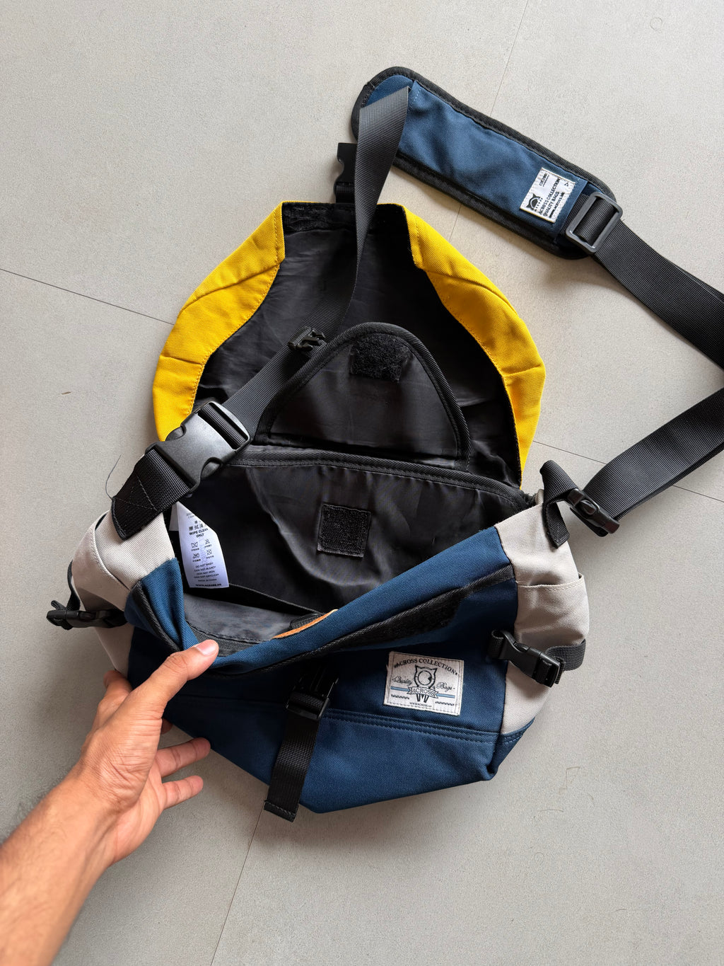 MESSANGER BAG