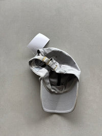 NIKE GREY FITTED CAP