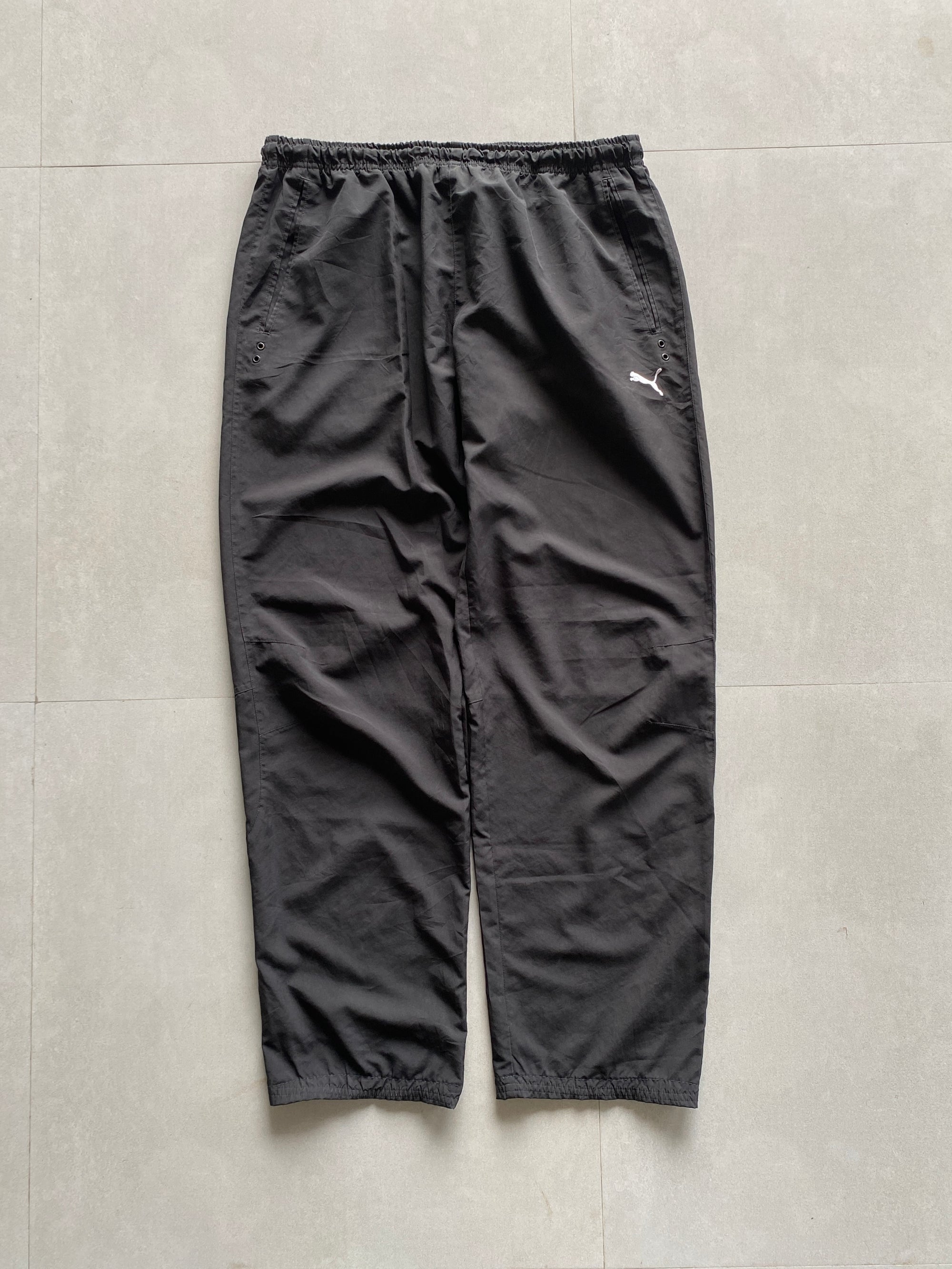PUMA BAGGY TRACK PANT - M