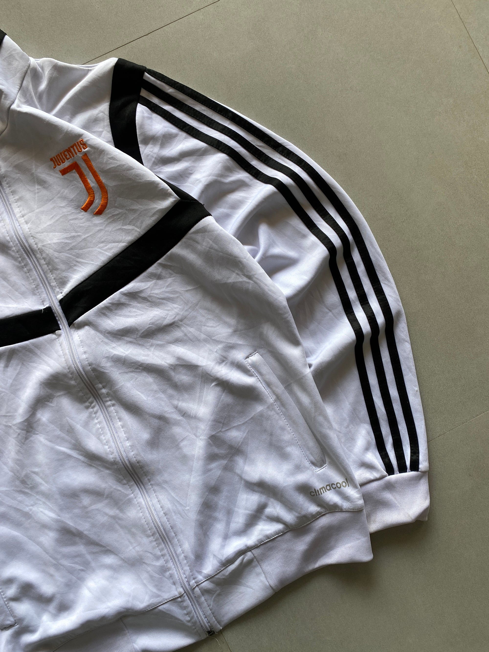 VINTAGE ADIDAS JUVENTUS STRIPED JACKET - M