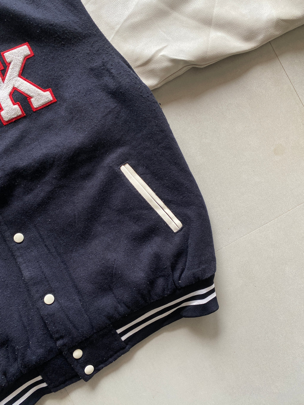 VARSITY JACKET - XL