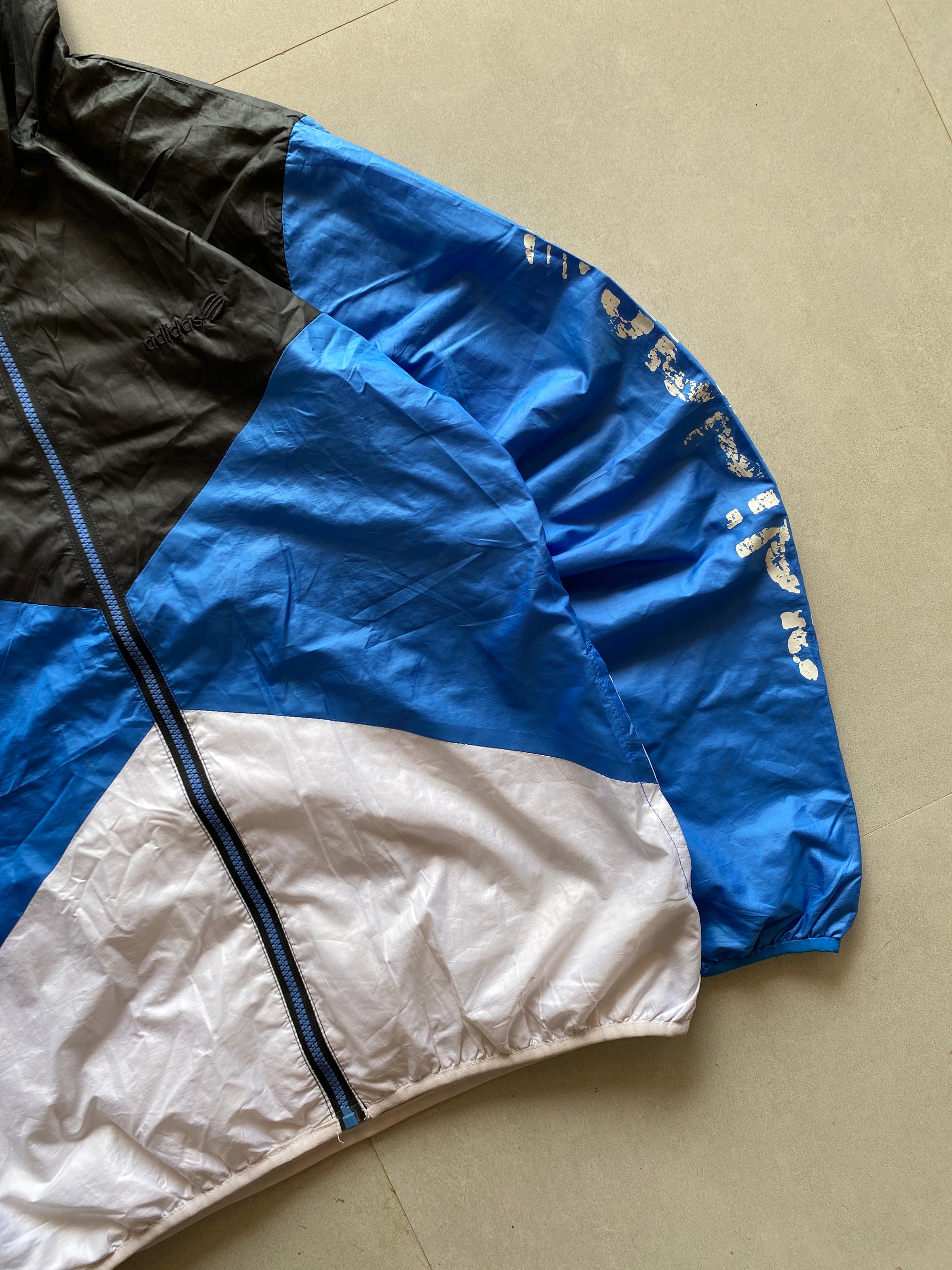 ADIDAS HOODED JACKET - L