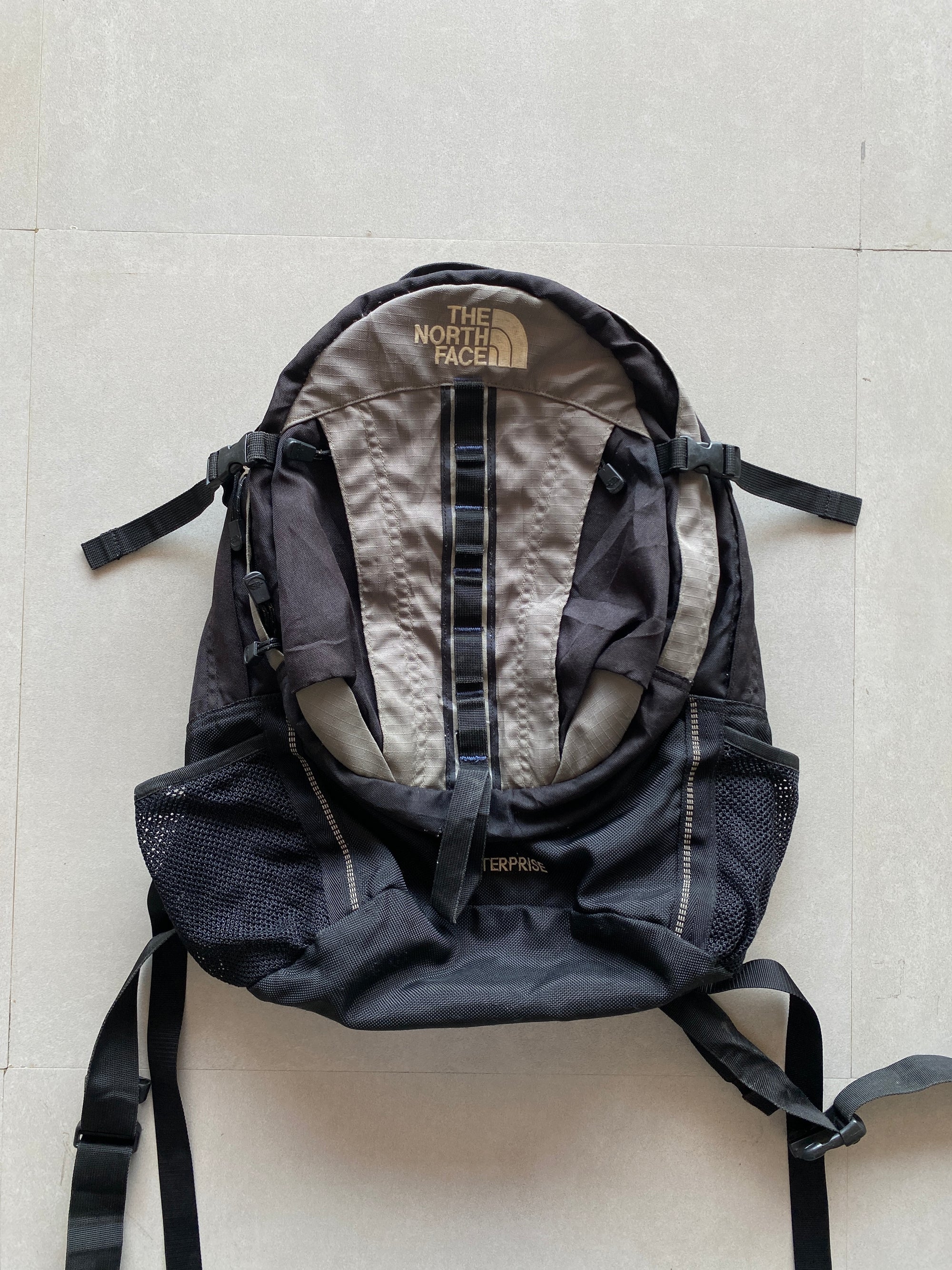 THE NORTH FACE HIKING BAG