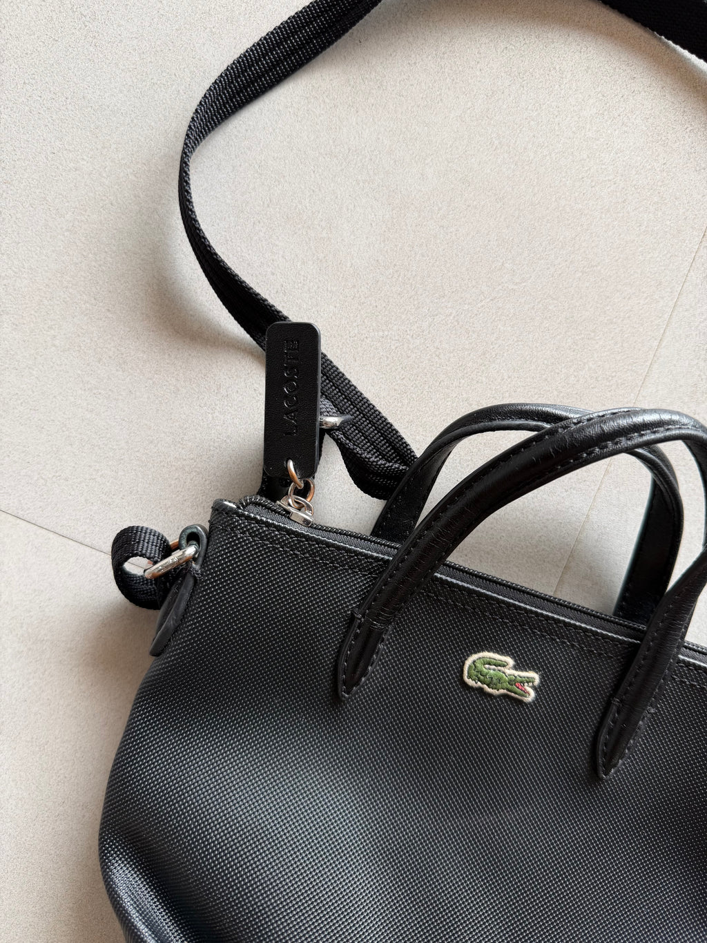 LACOSTE SLING BAG