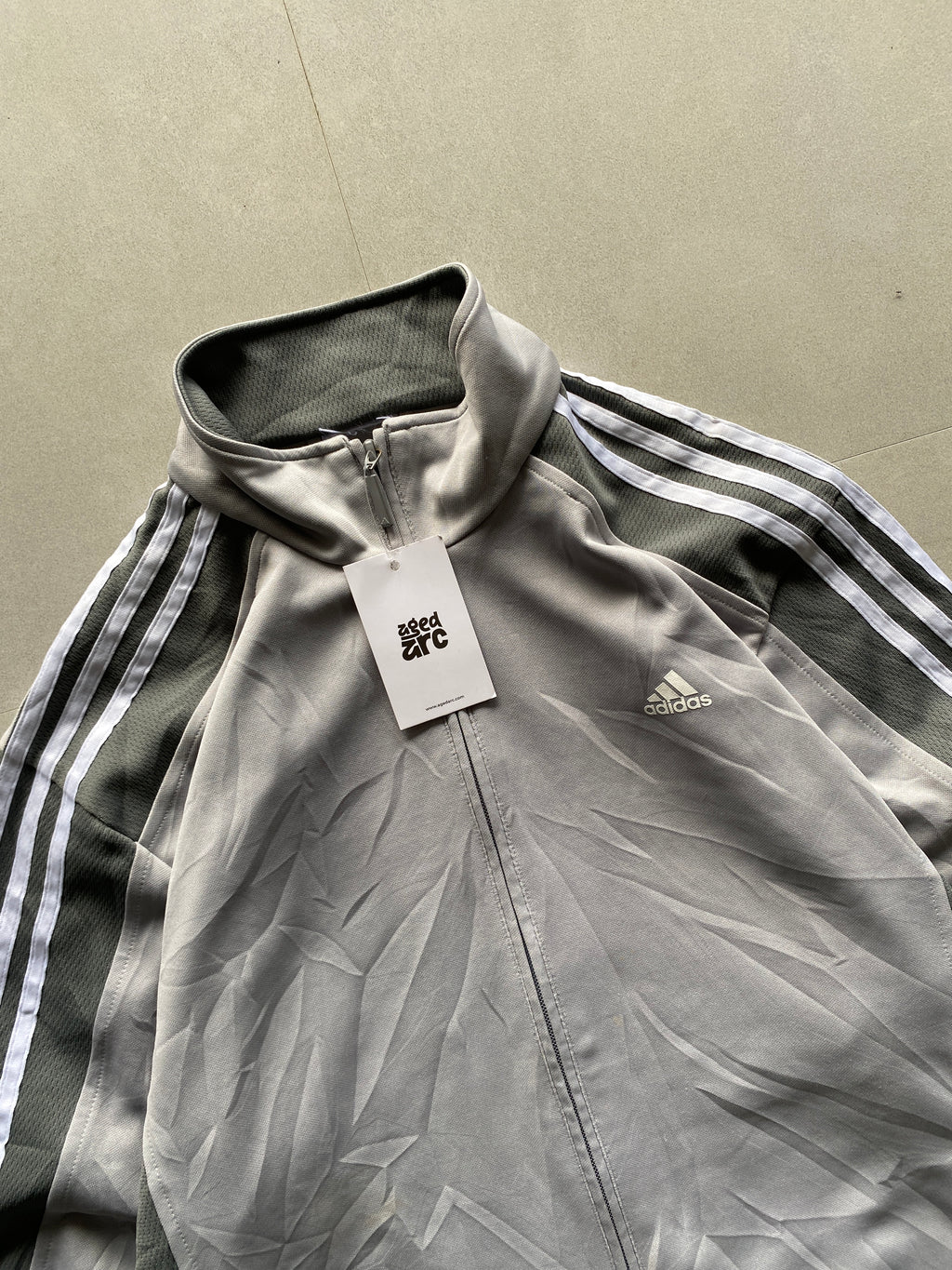 ADIDAS STRIPED JACKET - L