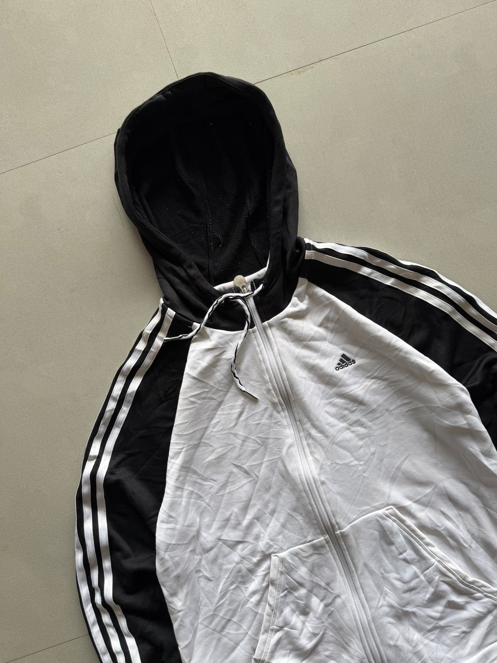 ADIDAS STRIPED HOODED JACKET - M