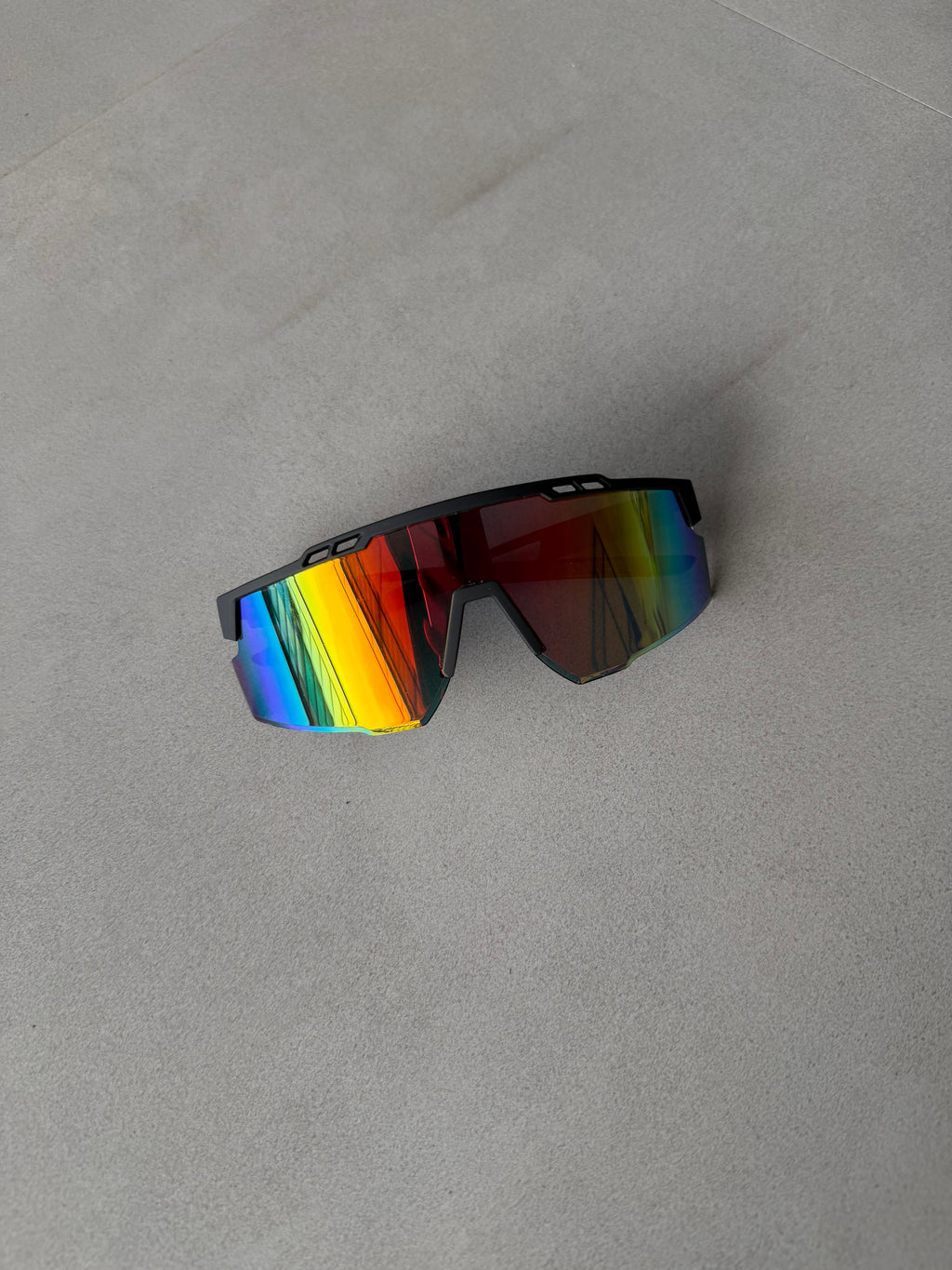 UV PROTECTED SPORTS GOGGLES