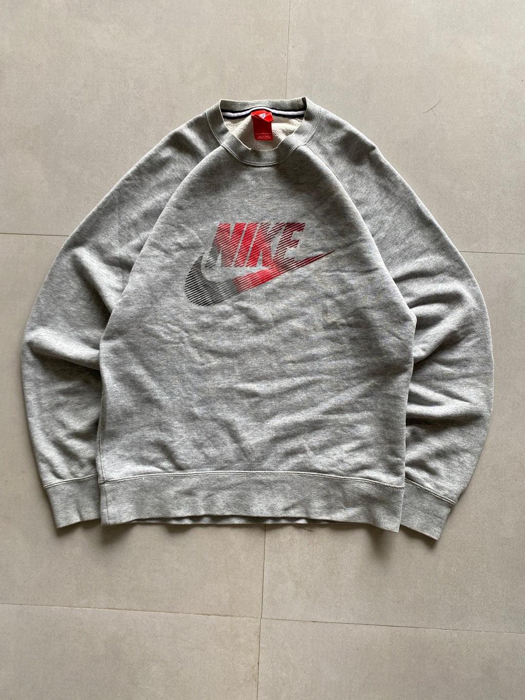 NIKE BIG LOGO SWEATSHIRT - M