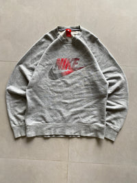 NIKE BIG LOGO SWEATSHIRT - M