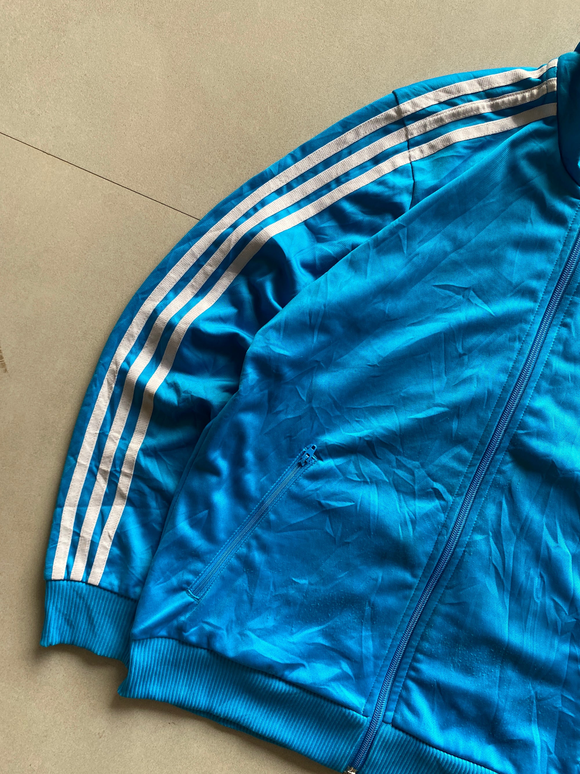 ADIDAS STRIPED JACKET - M