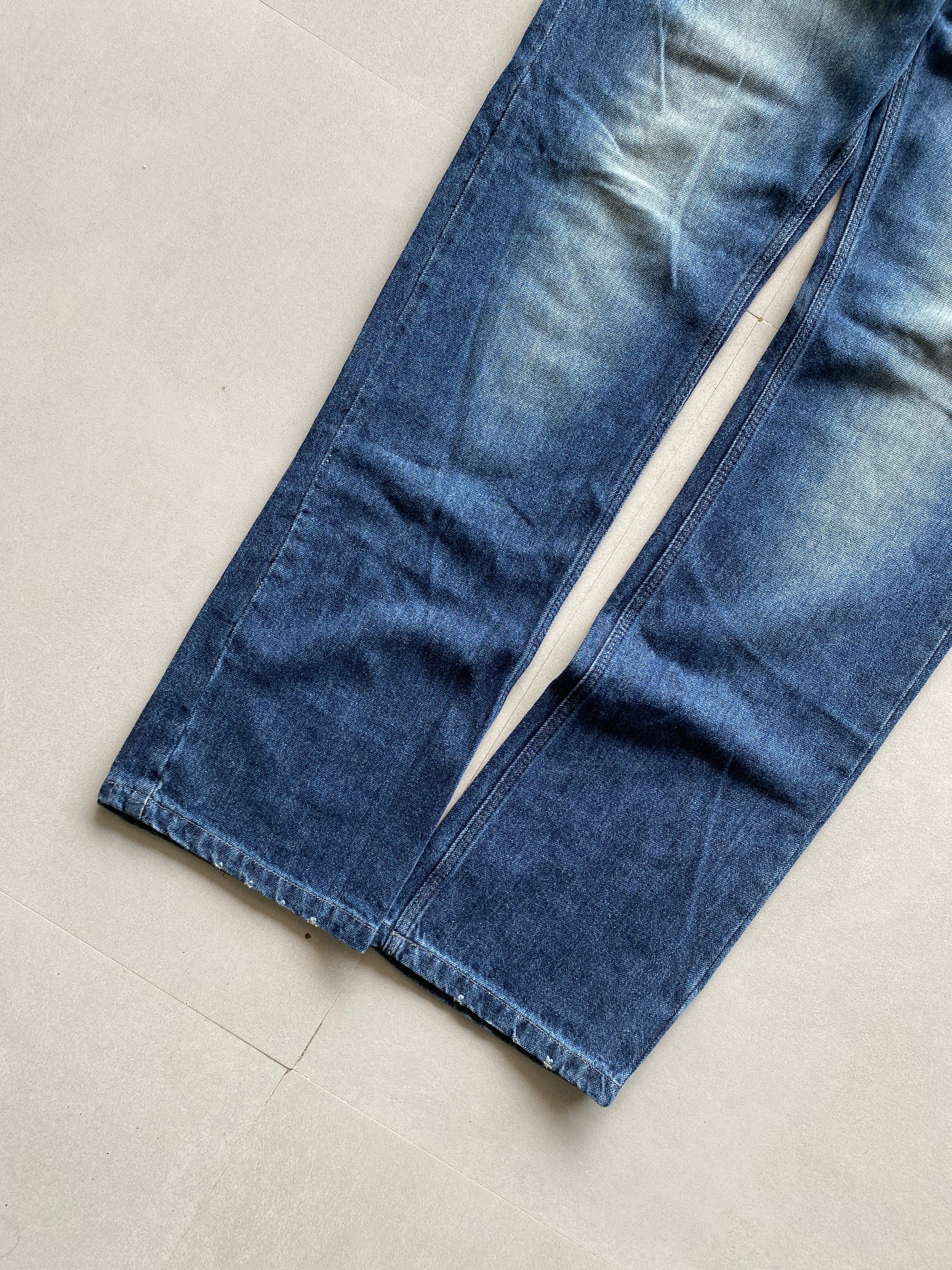 DIESEL INDUSTRY STRAIGHT FIT DENIM - M