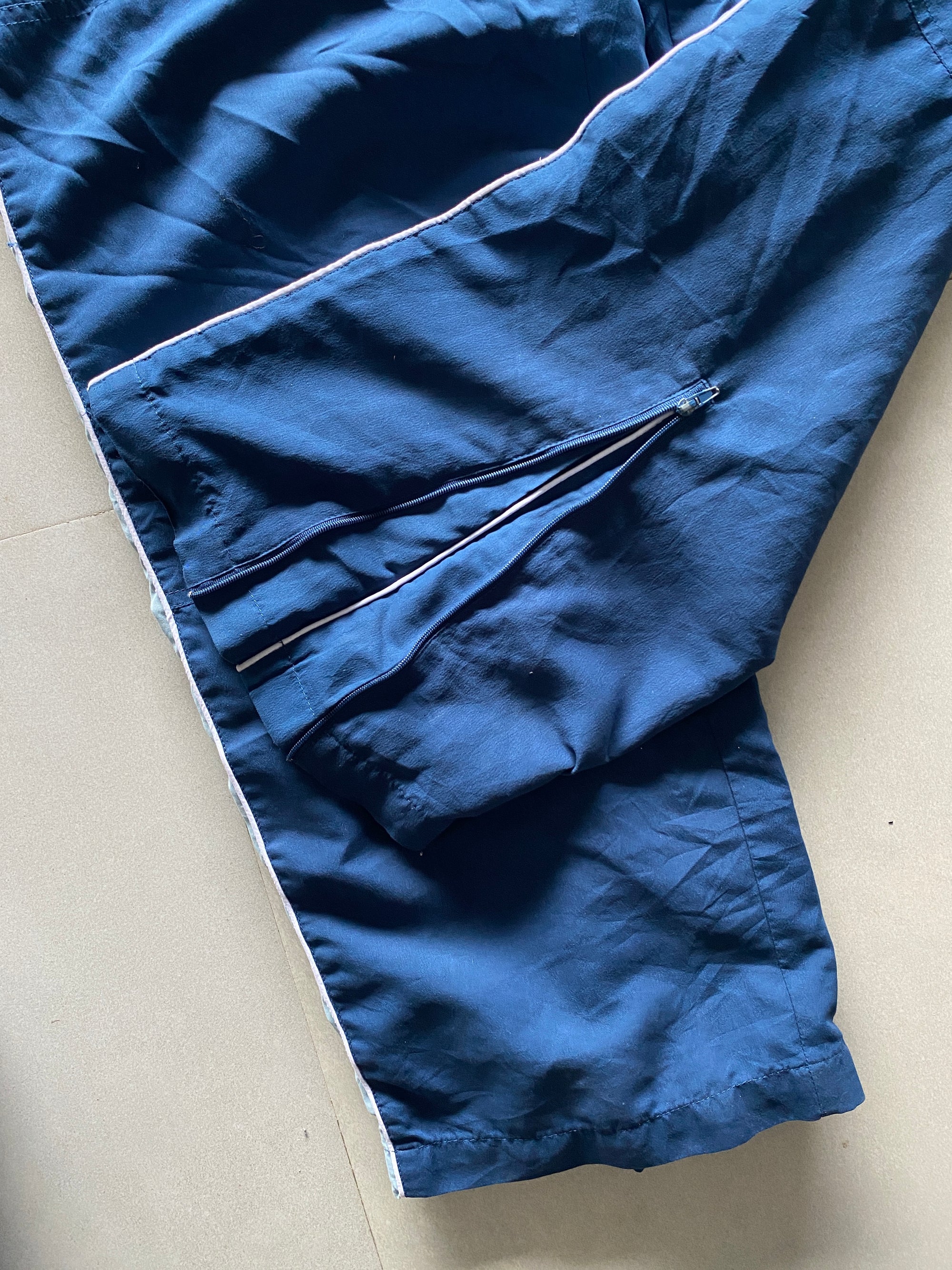 BAGGY TRACK PANT - M