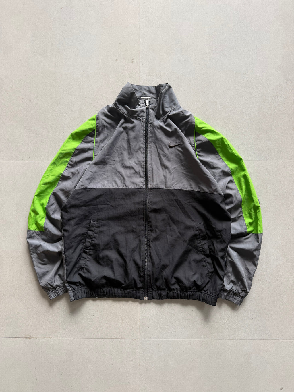 VINTAGE NIKE JACKET - L
