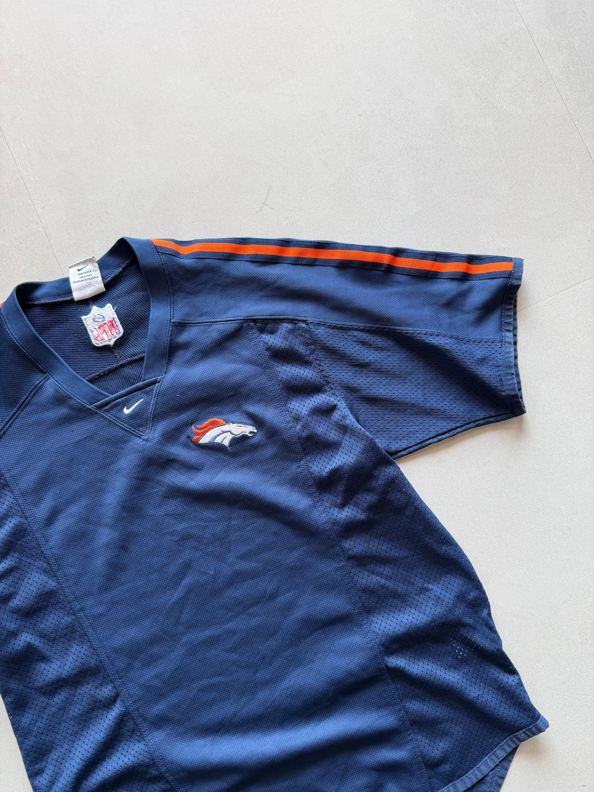 VINTAGE NIKE DENVER BRONCOS JERSEY - M