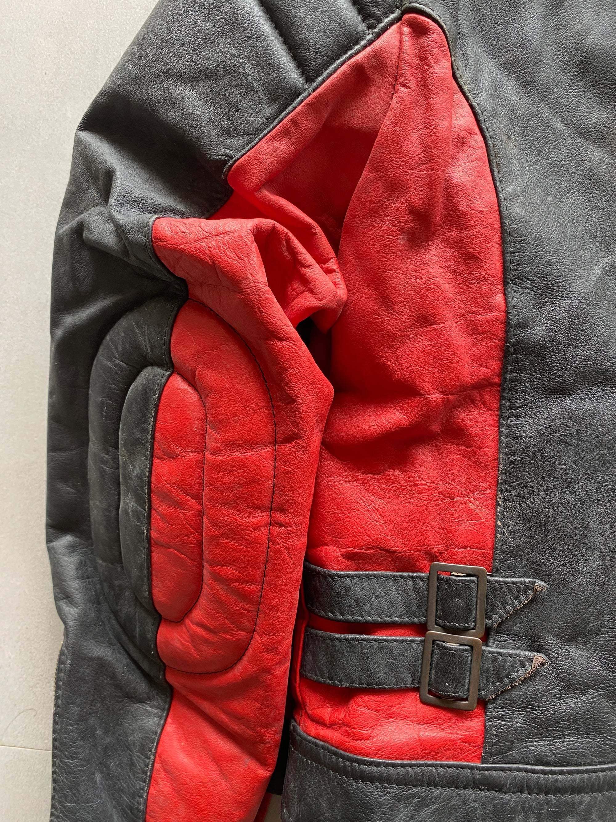 VINTAGE BIKER LEATHER JACKET - M