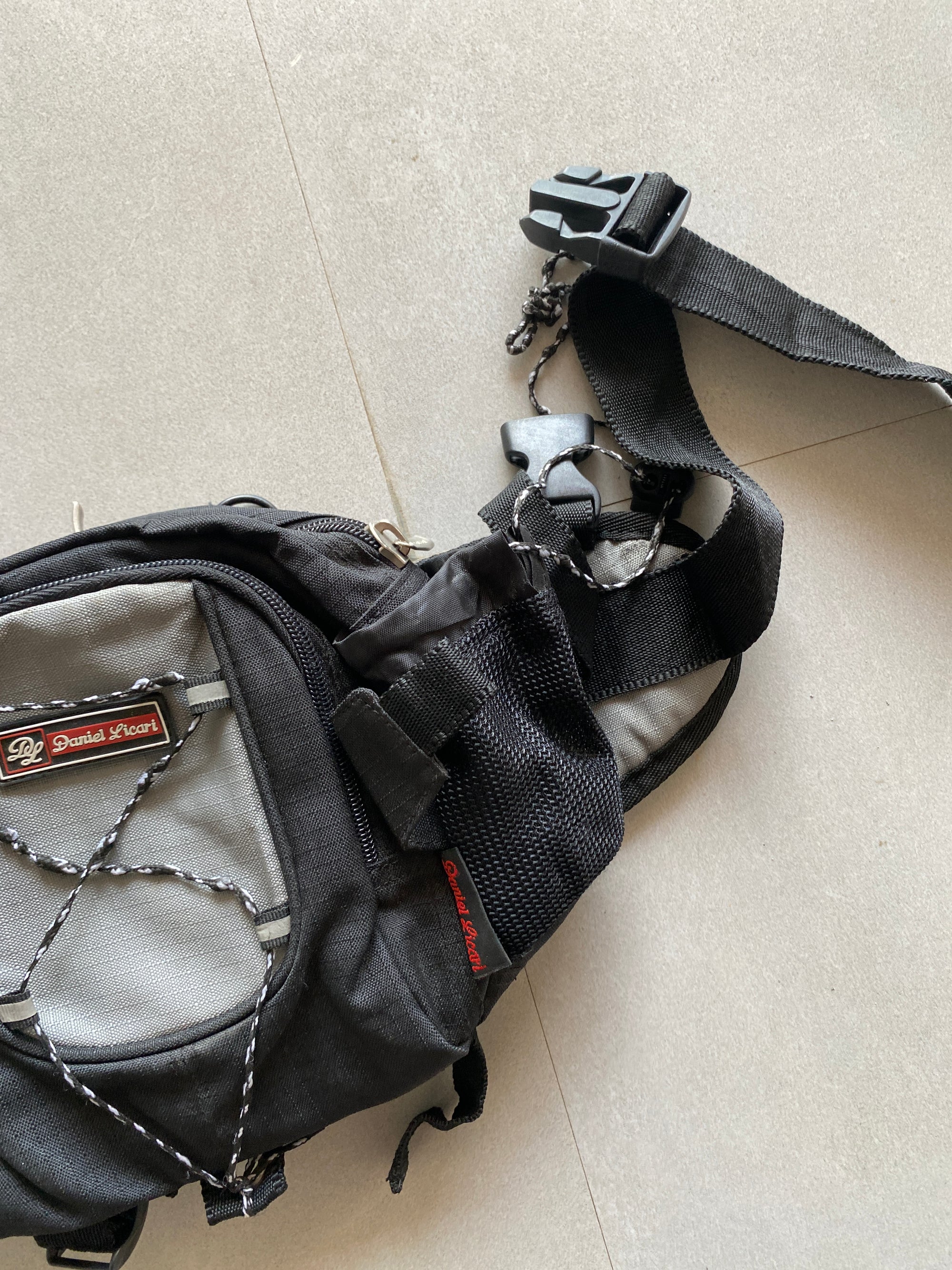 DANIEL LICARI HIKING FANNY PACK