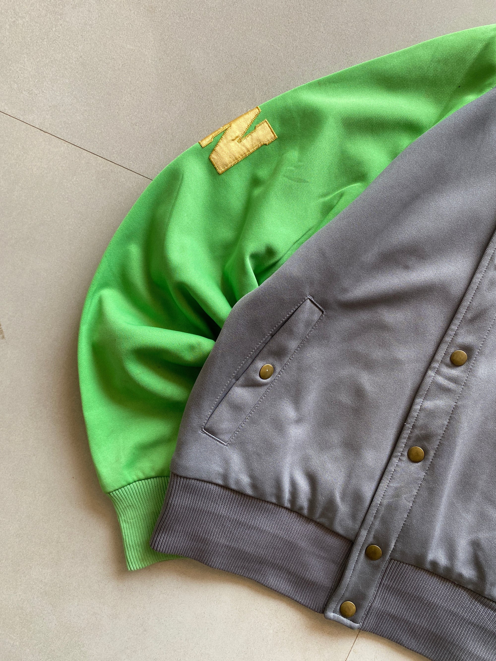 NIKE AIR VARSITY JACKET - YL