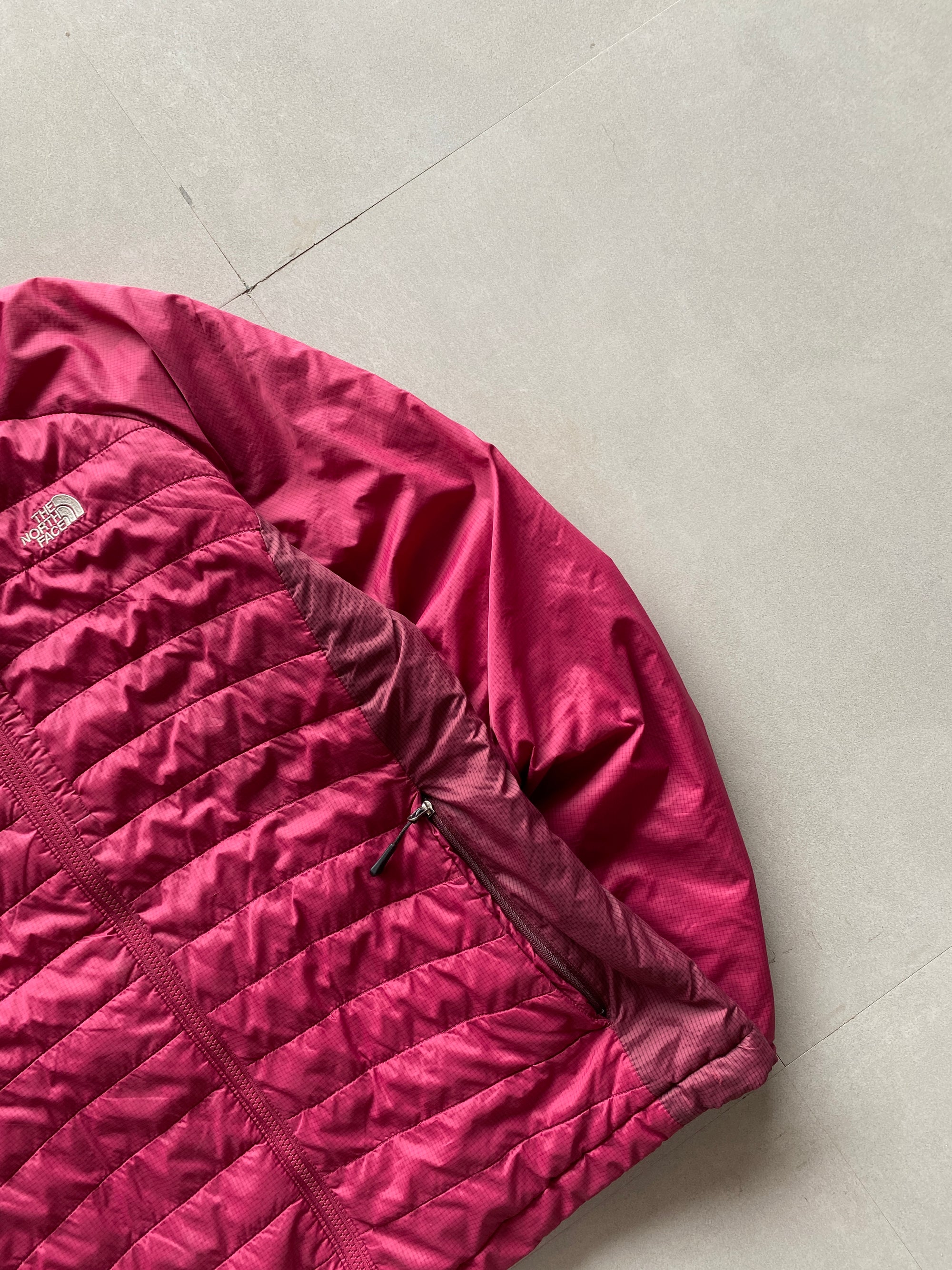 THE NORTH FACE LIGHT WEIGHT PUFFER JACKET - L