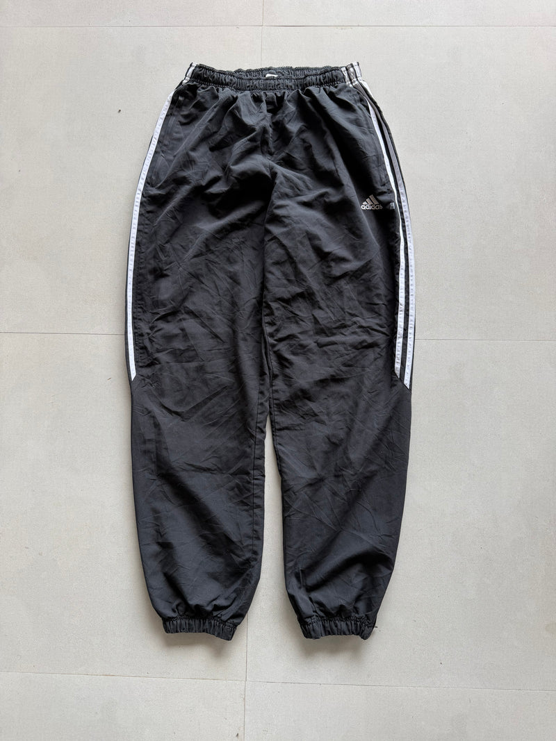 ADIDAS STRIPED TRACK PANT26 - S