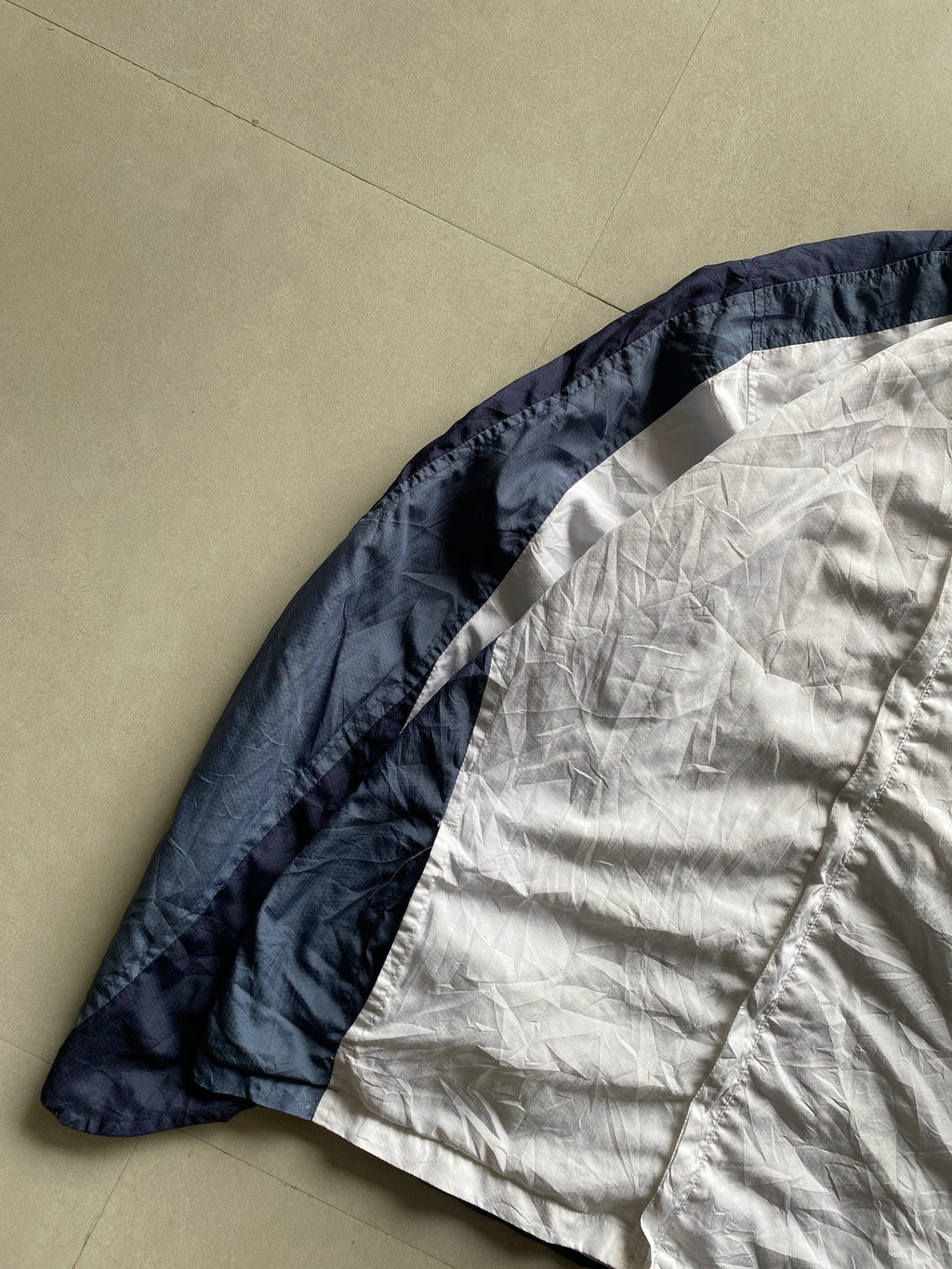 NIKE TN TUNED AIR JACKET - L