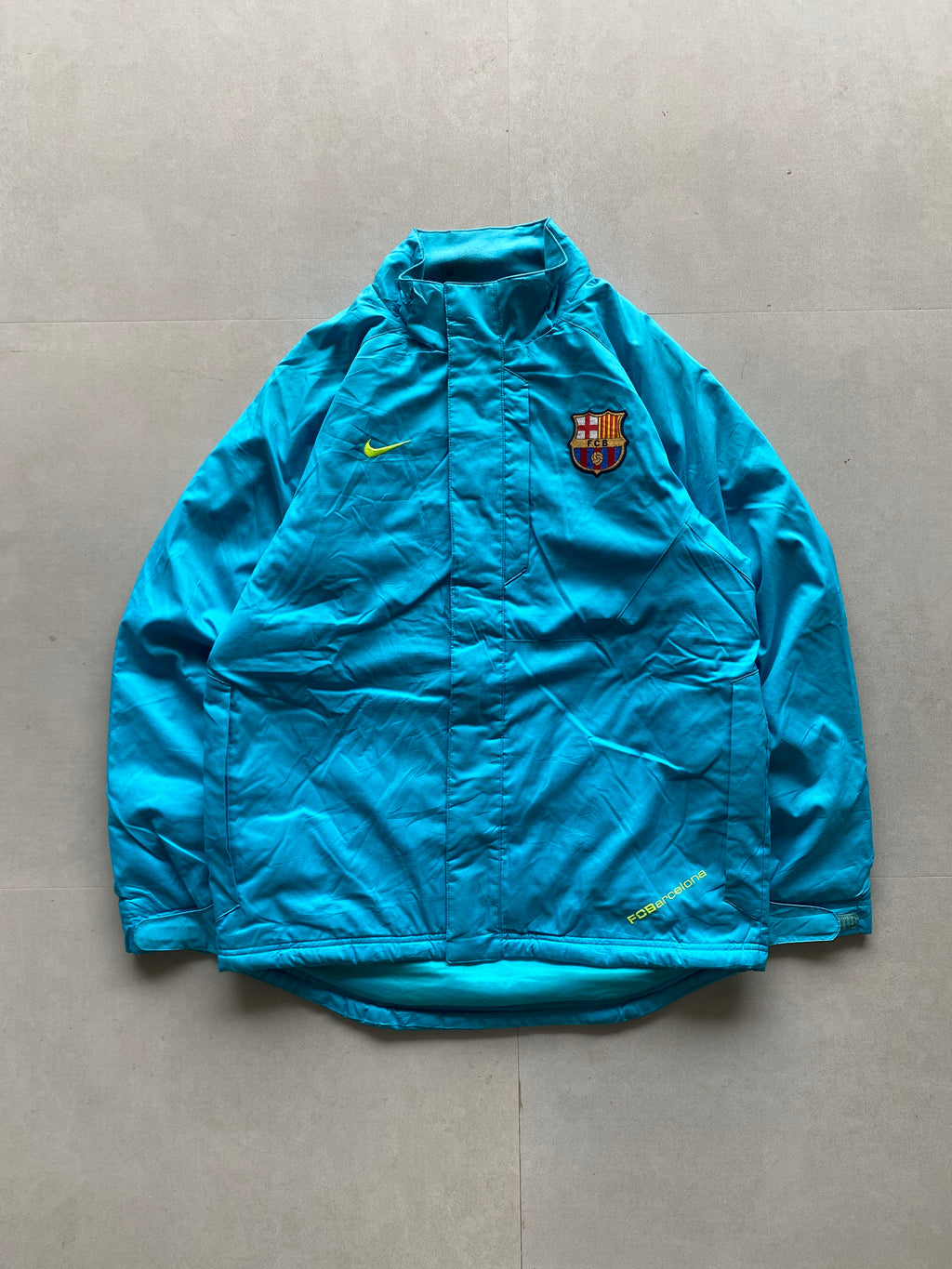 VINTAGE NIKE BARCELONA PUFFY JACKET - M