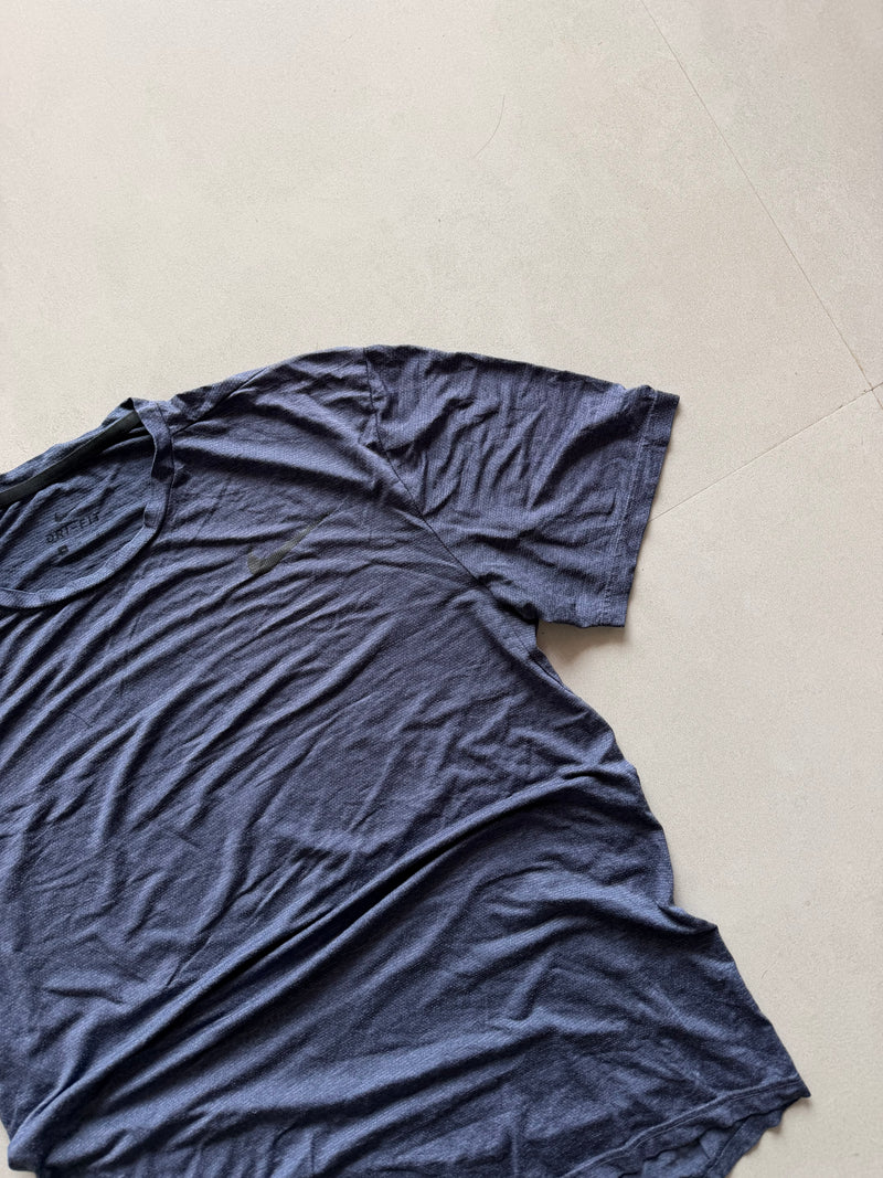 NIKE DRI FIT TEE - L