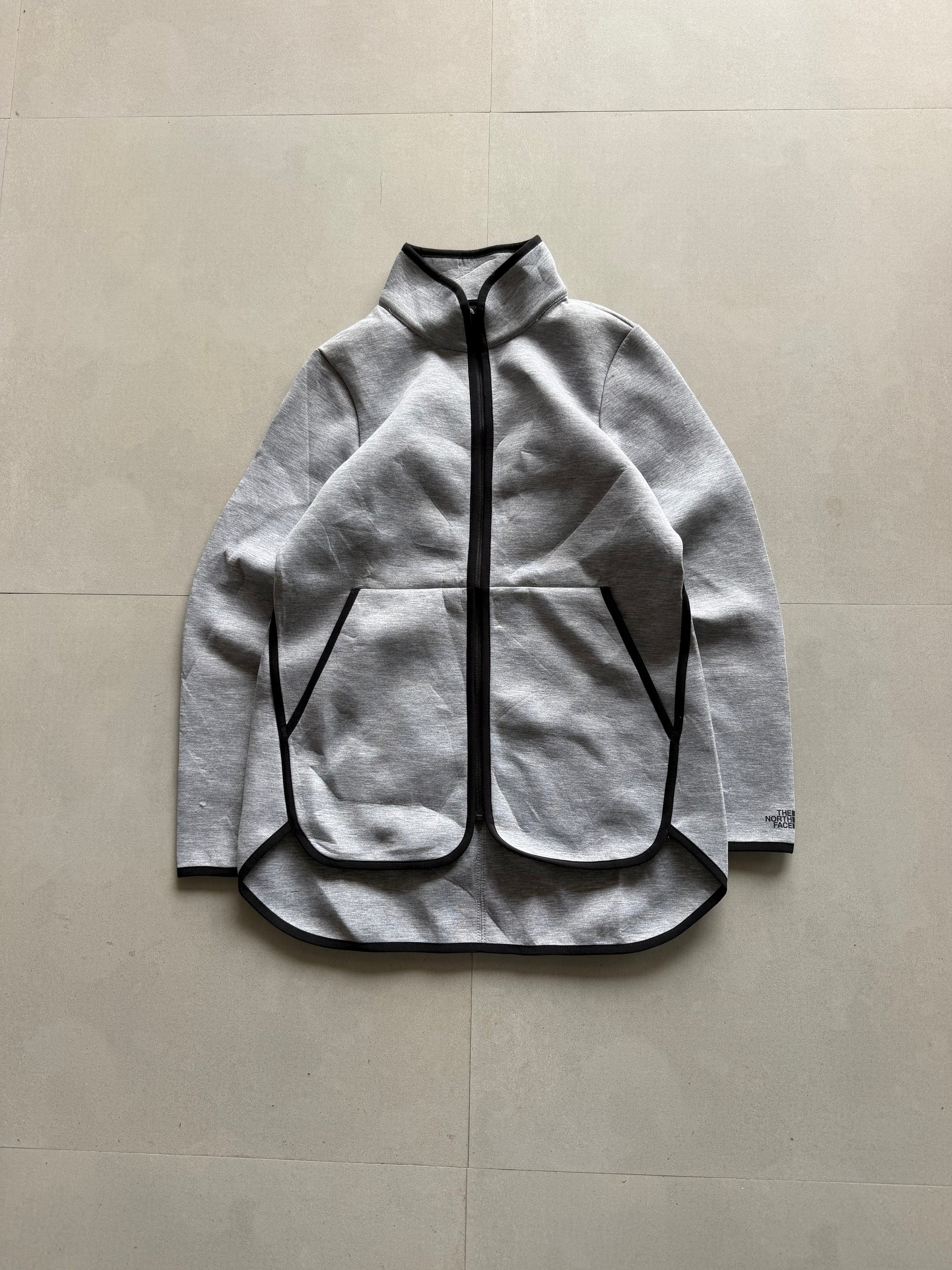 THE NORTH FACE TECH JACKET - S