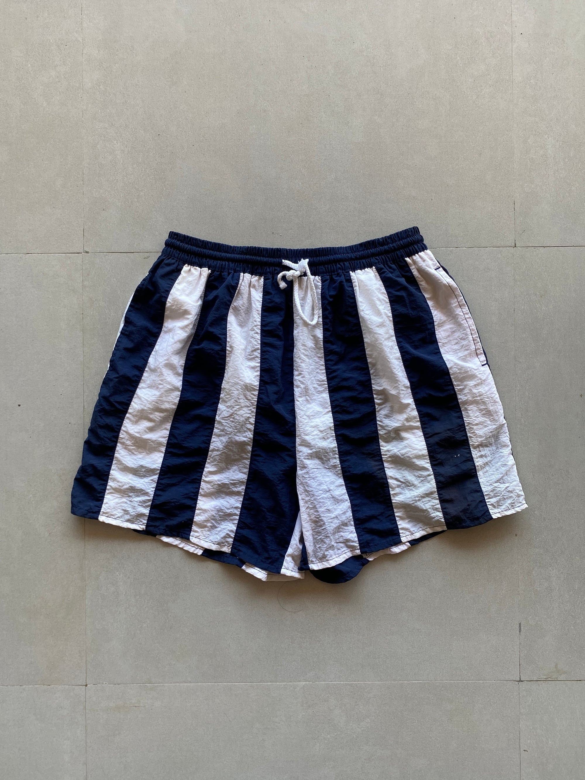STRIPED SHORTS - M