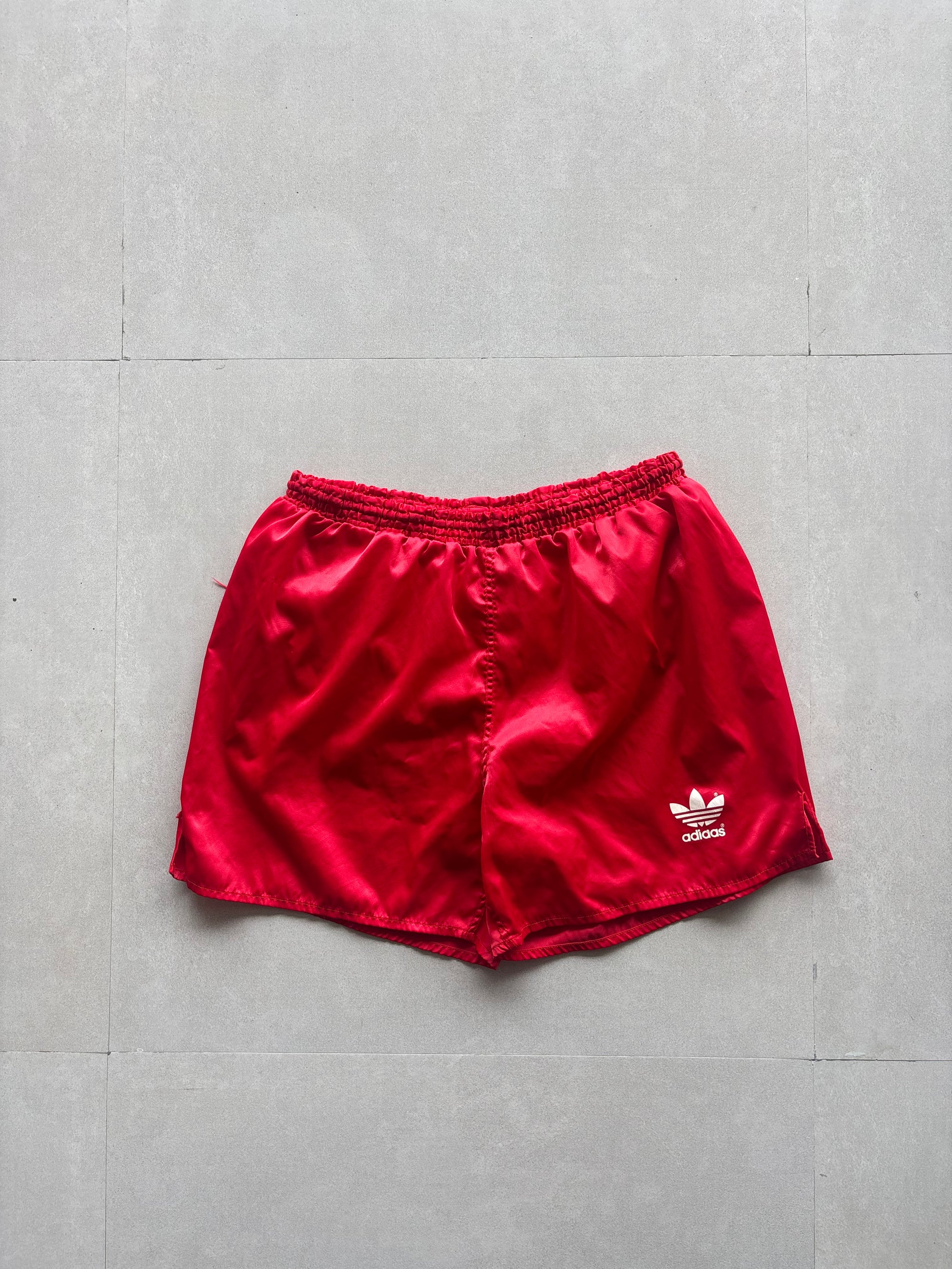 90s ADIDAS SHORTS - M