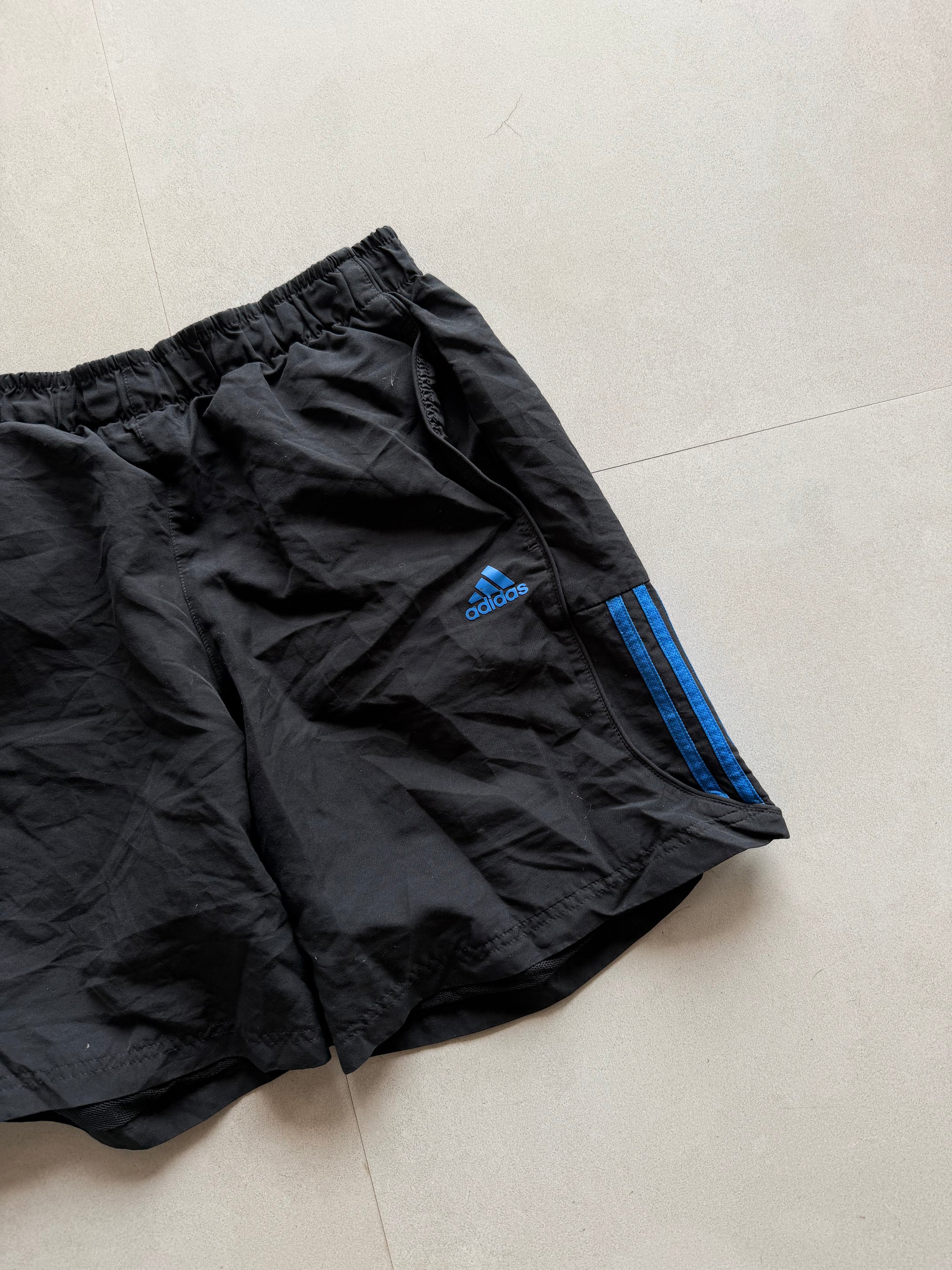 ADIDAS SHORTS - M