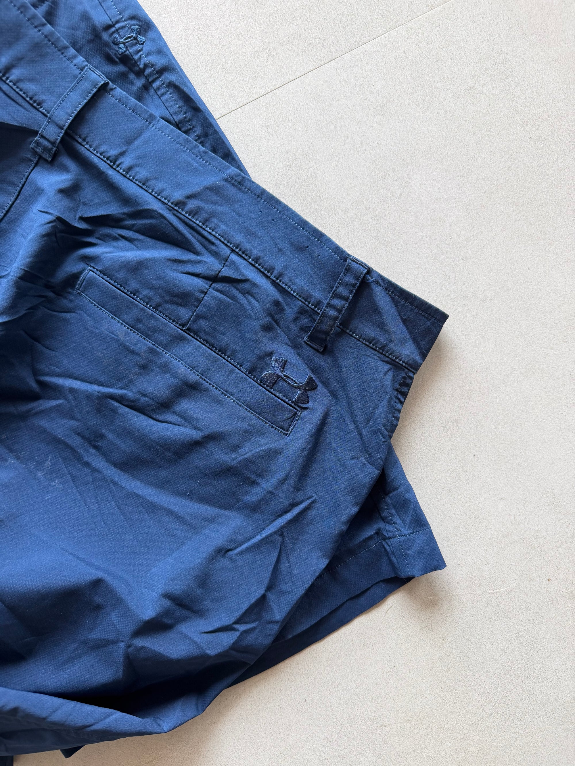 UNDER ARMOUR SHORTS - XL