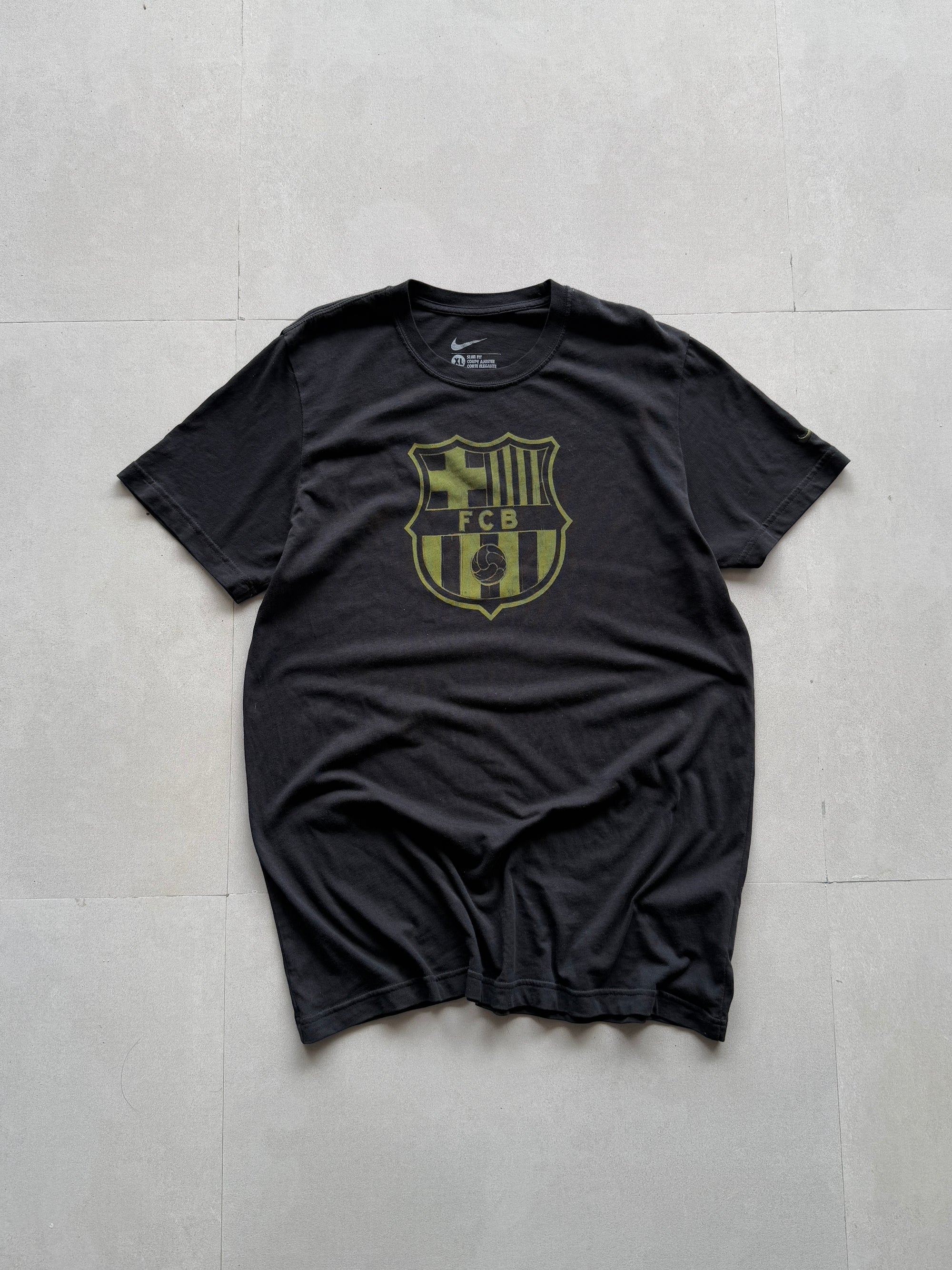 NIKE FCB LOGO PRINTED TEE - L