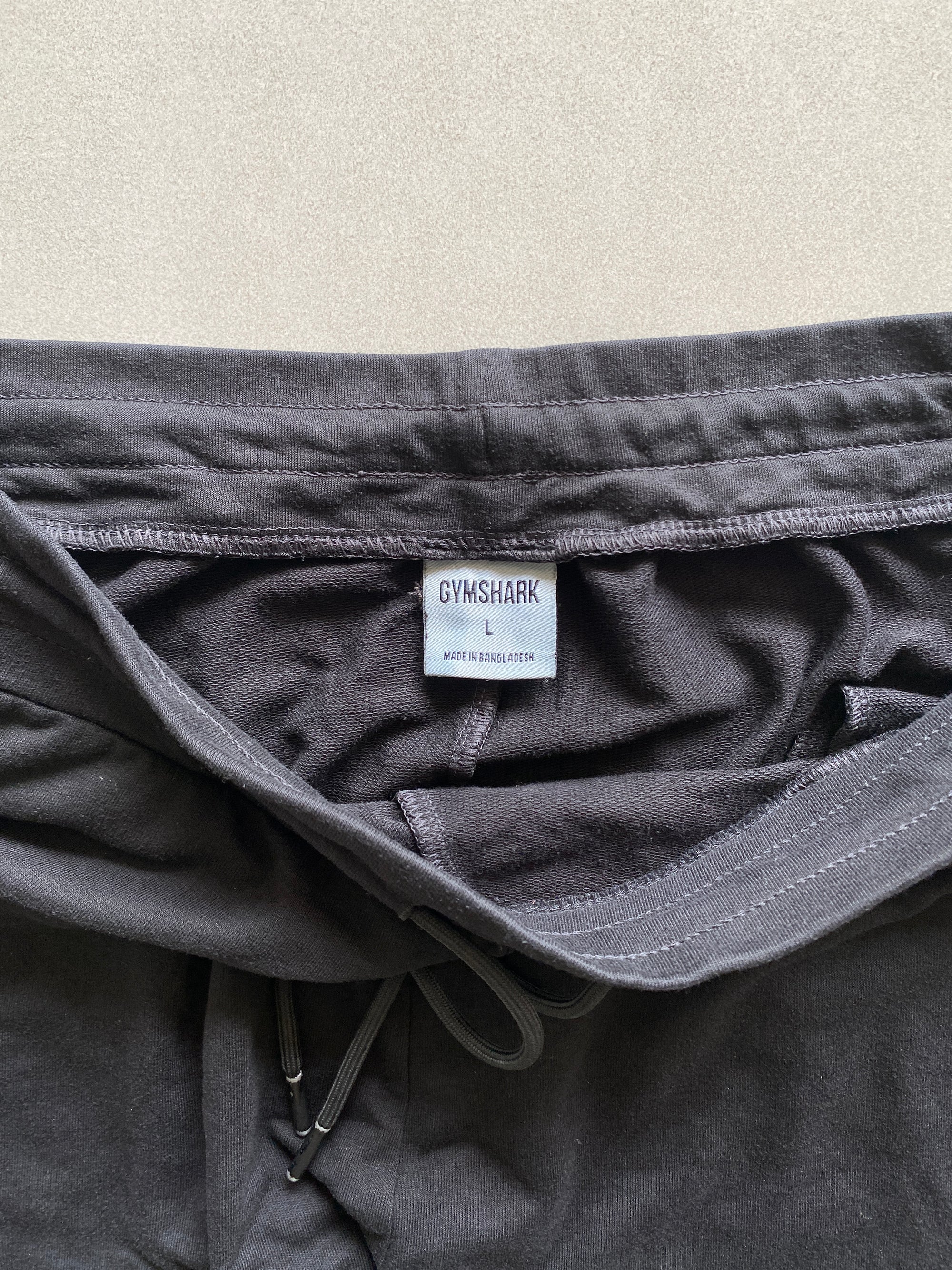 GYM SHARK SWEAT PANTS - L