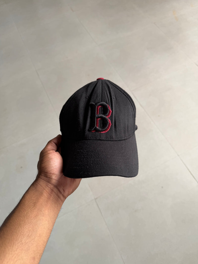 B BOSTON 3D FITTED CAP